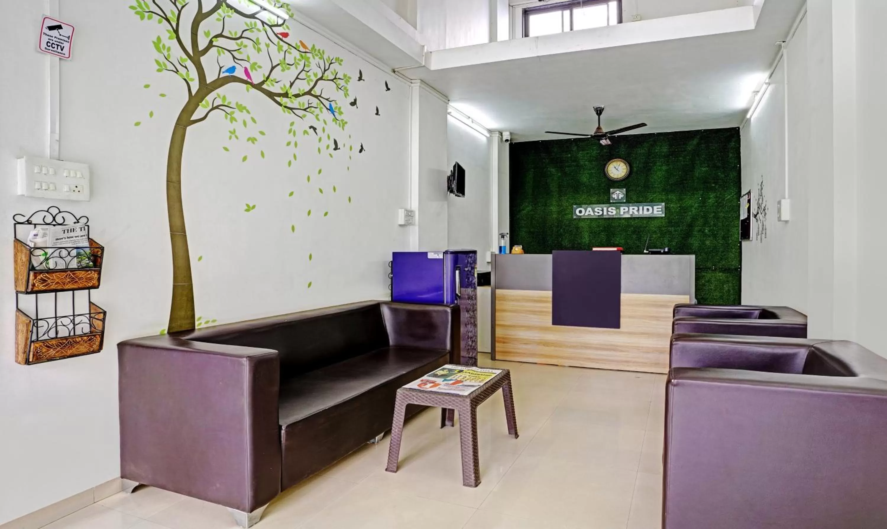 Seating area in Itsy Hotels Oasis Pride