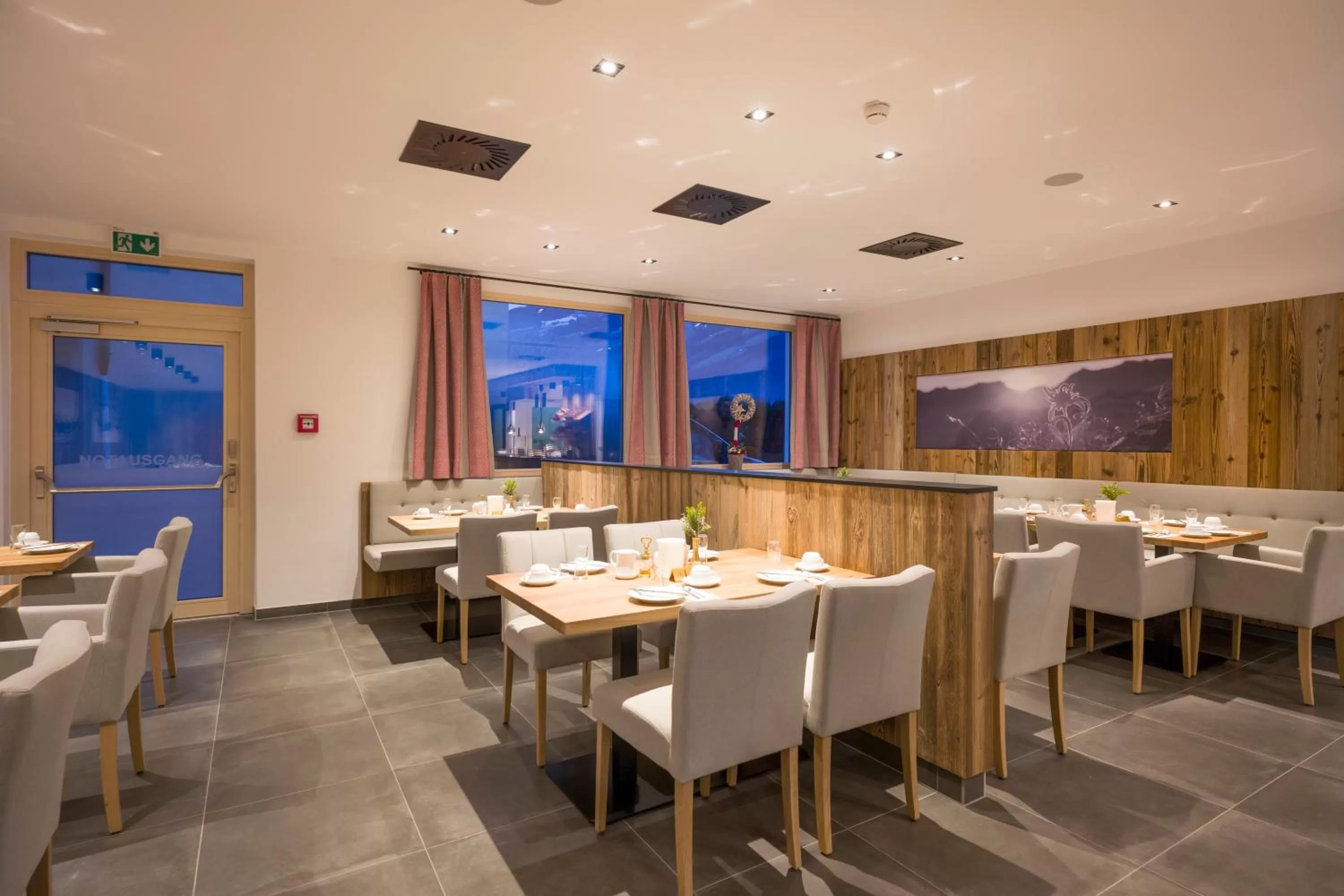 Continental breakfast in Alpenhof Hotel Garni Suprême