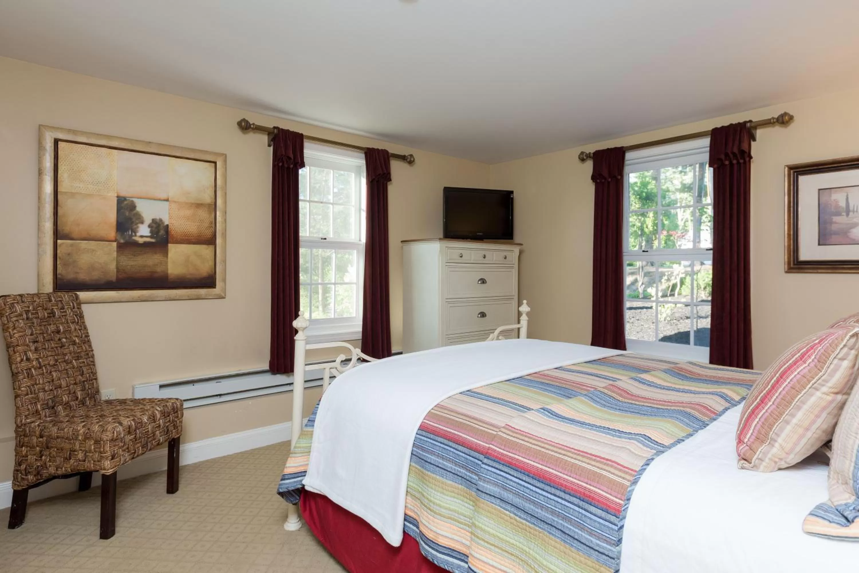 Bed in Sheepscot Harbour Village Resort