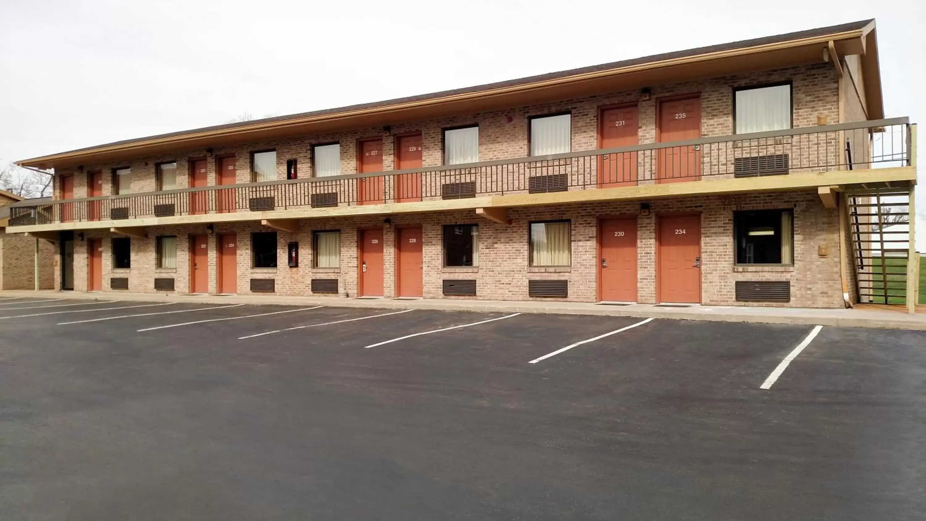 Property building in Americas Best Value Inn St. Marys Property building in Americas Best Value Inn St. Marys