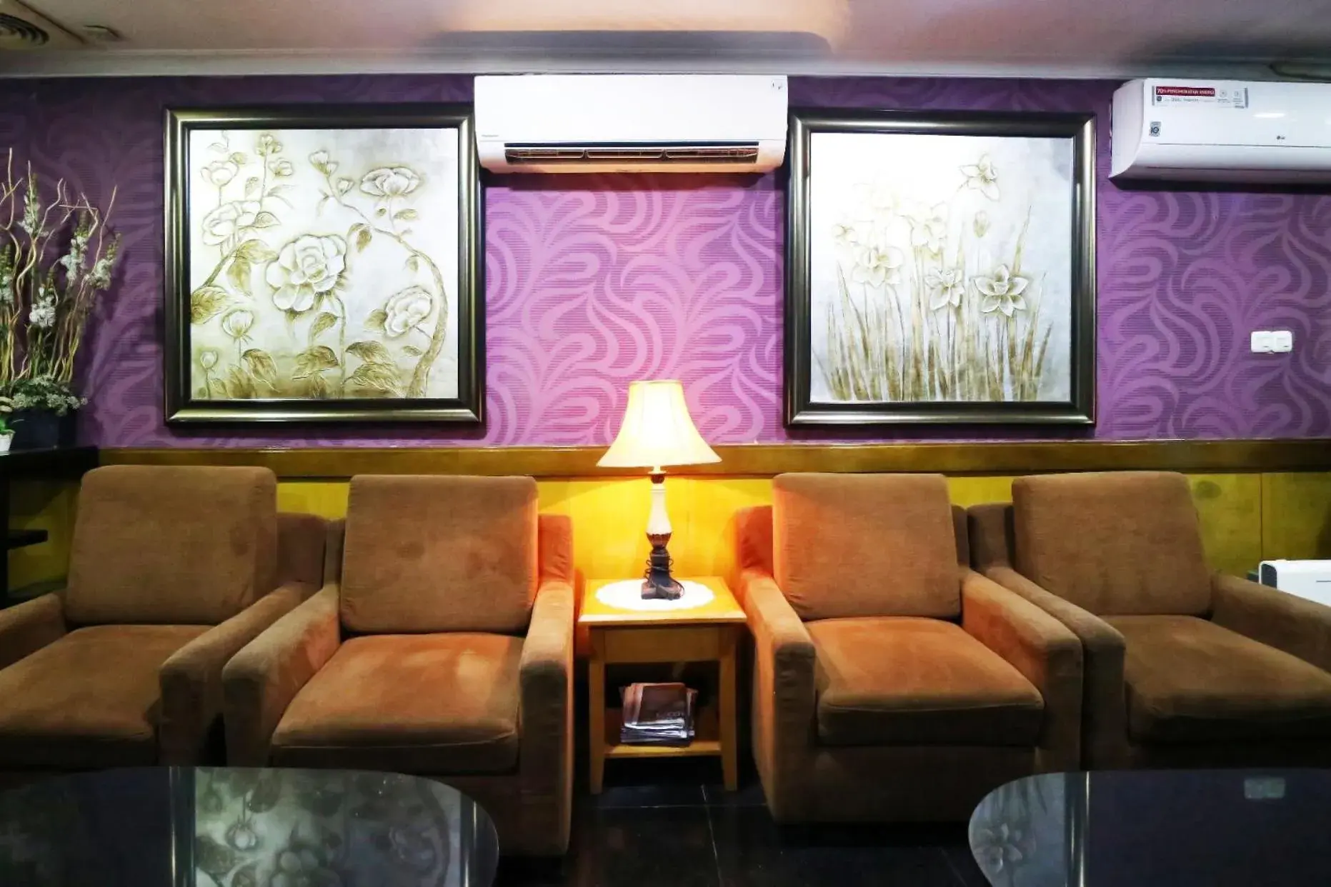 Lobby or reception, Seating Area in Coins Hotel Jakarta