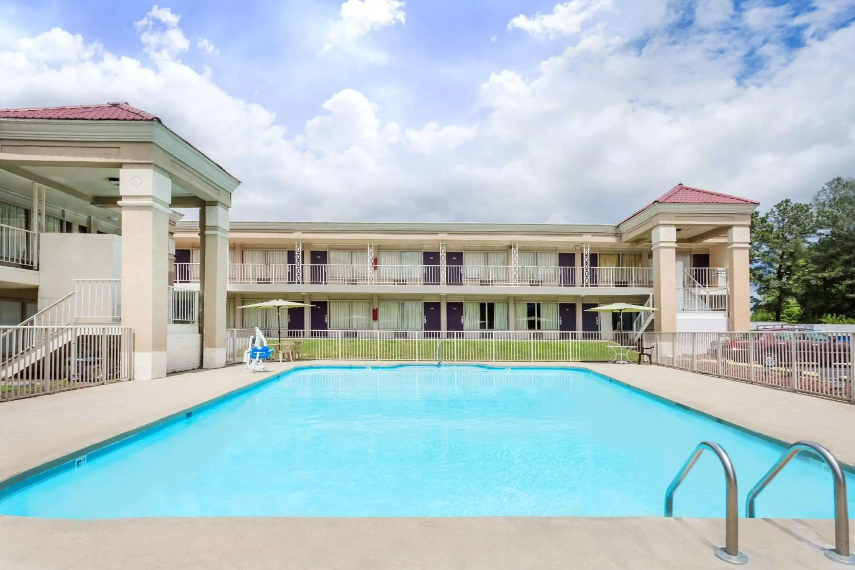 Property building, Swimming Pool in Days Inn by Wyndham Greensboro Airport