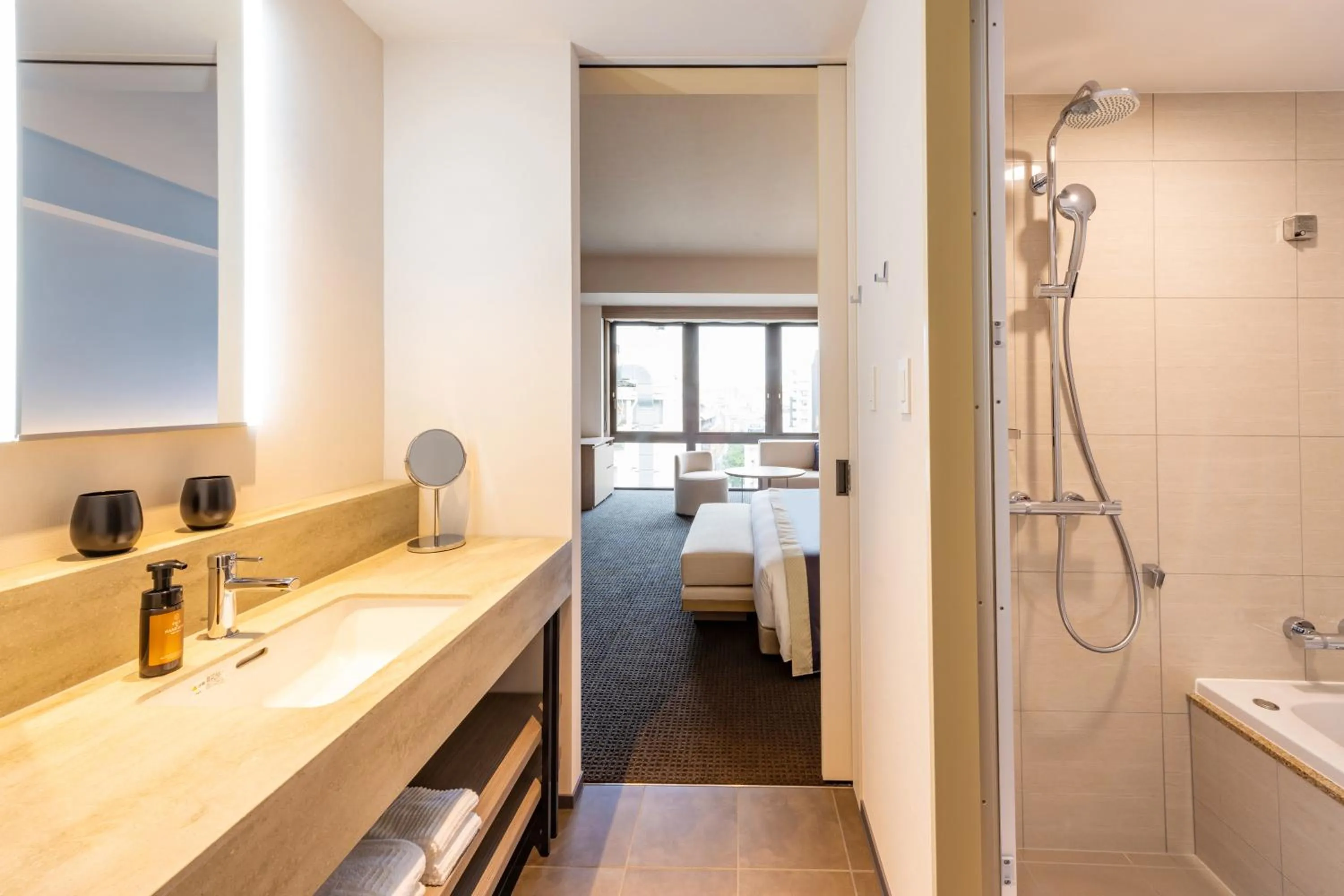 Shower in The Gate Hotel Kyoto Takasegawa by Hulic