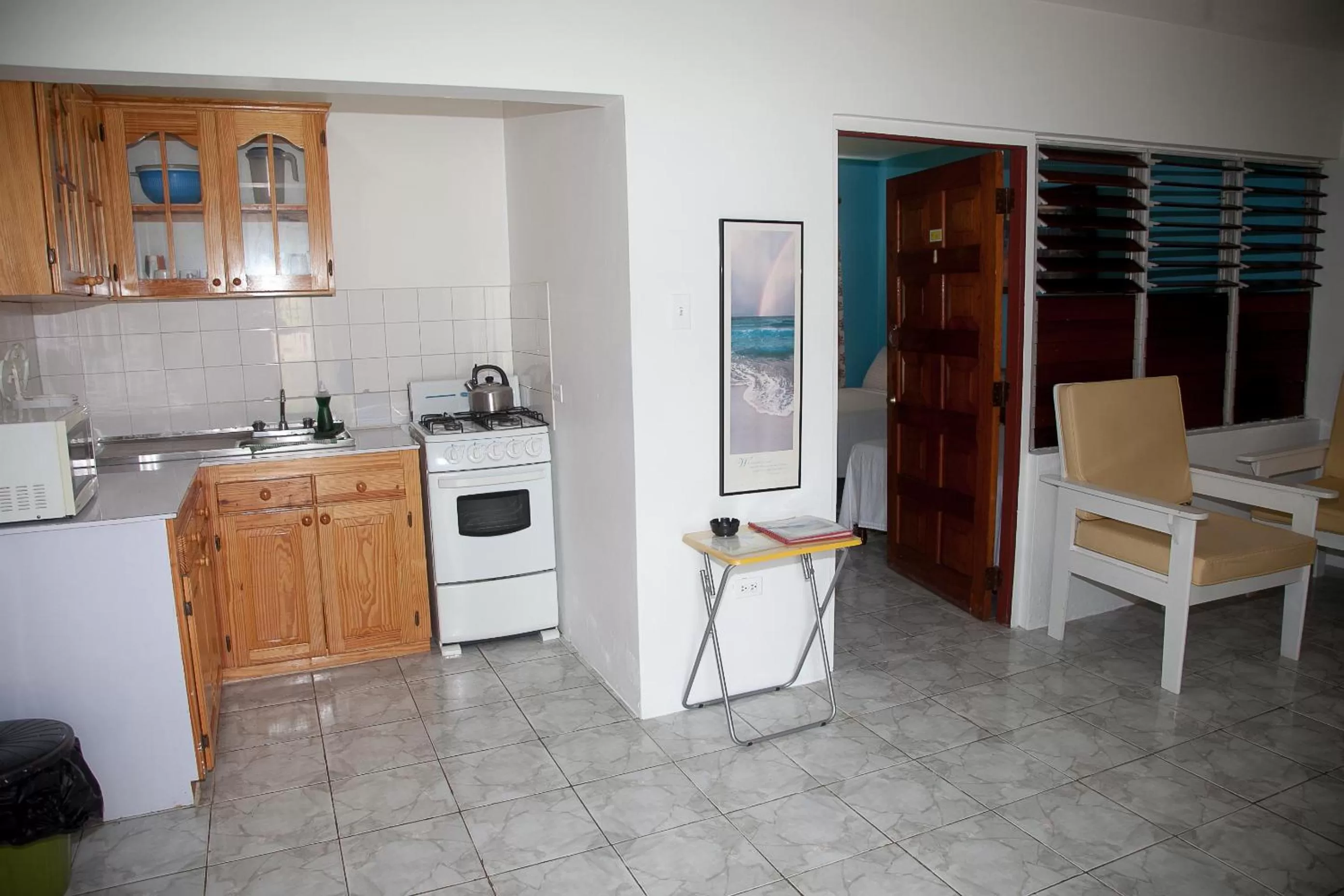 Kitchen or kitchenette in Yellow Bird Sea