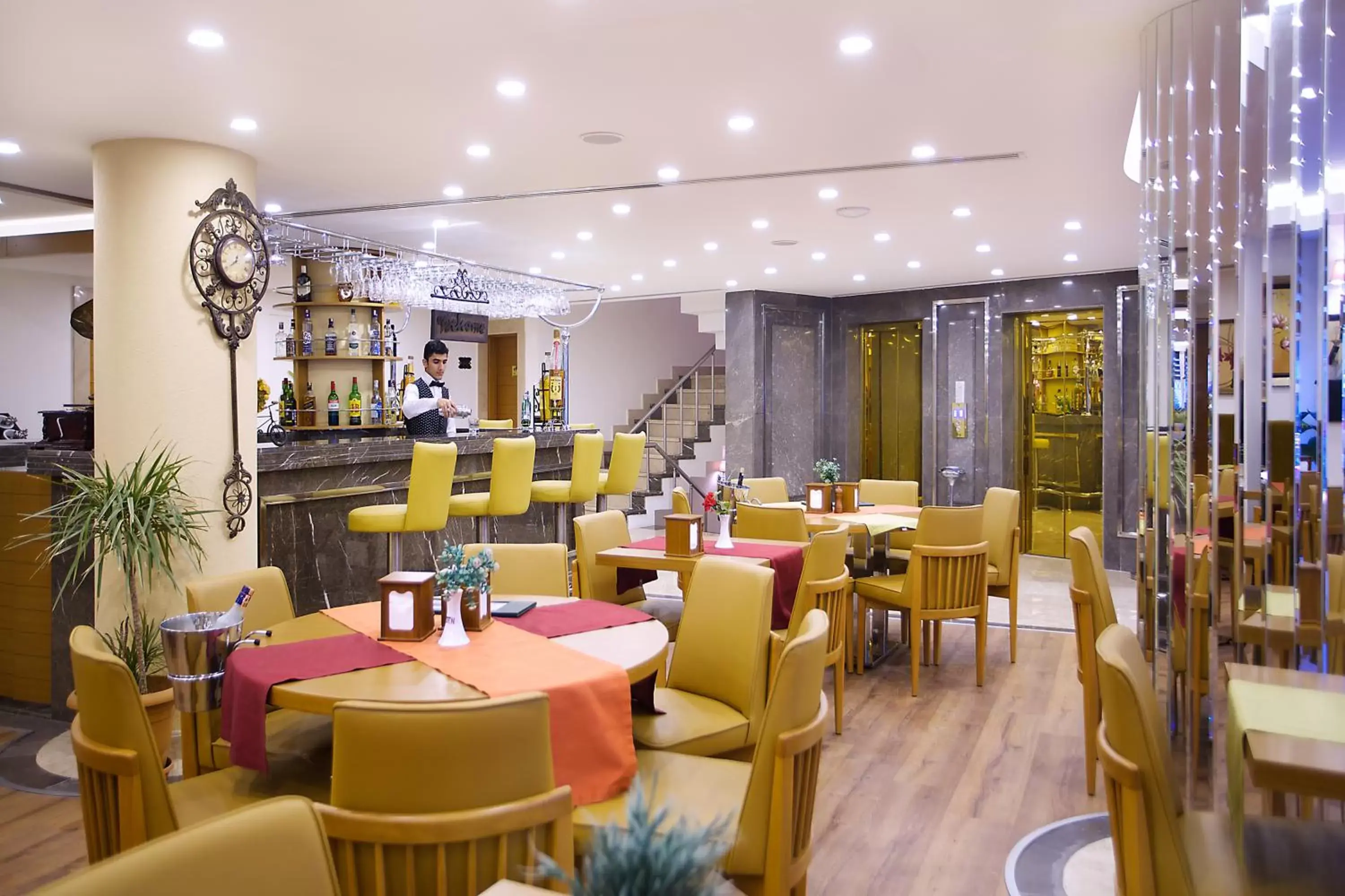 Lounge or bar, Restaurant/Places to Eat in Aspen Hotel Istanbul