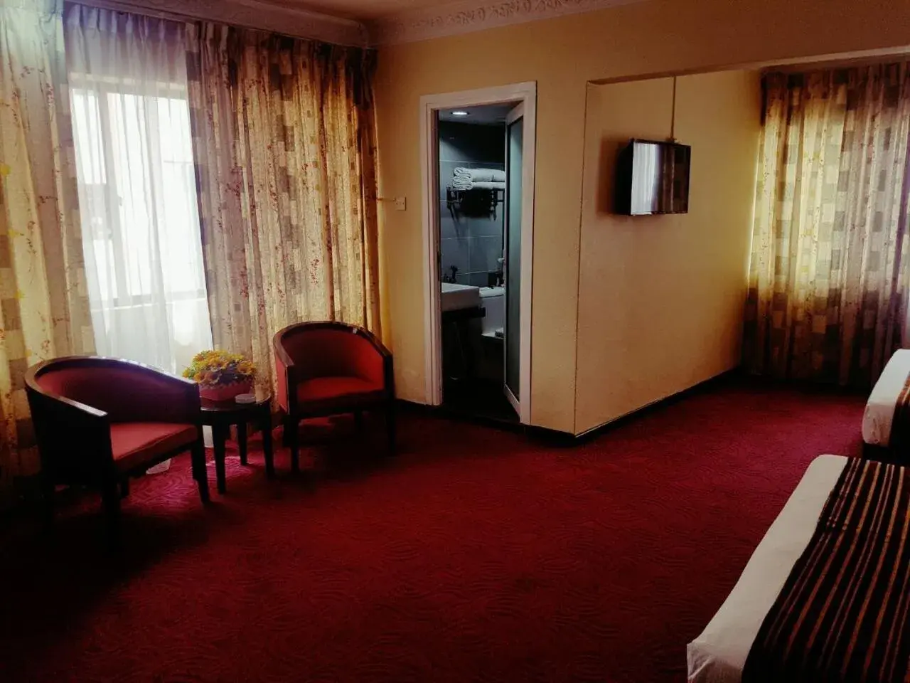 Bedroom, Seating Area in Palace Hotel