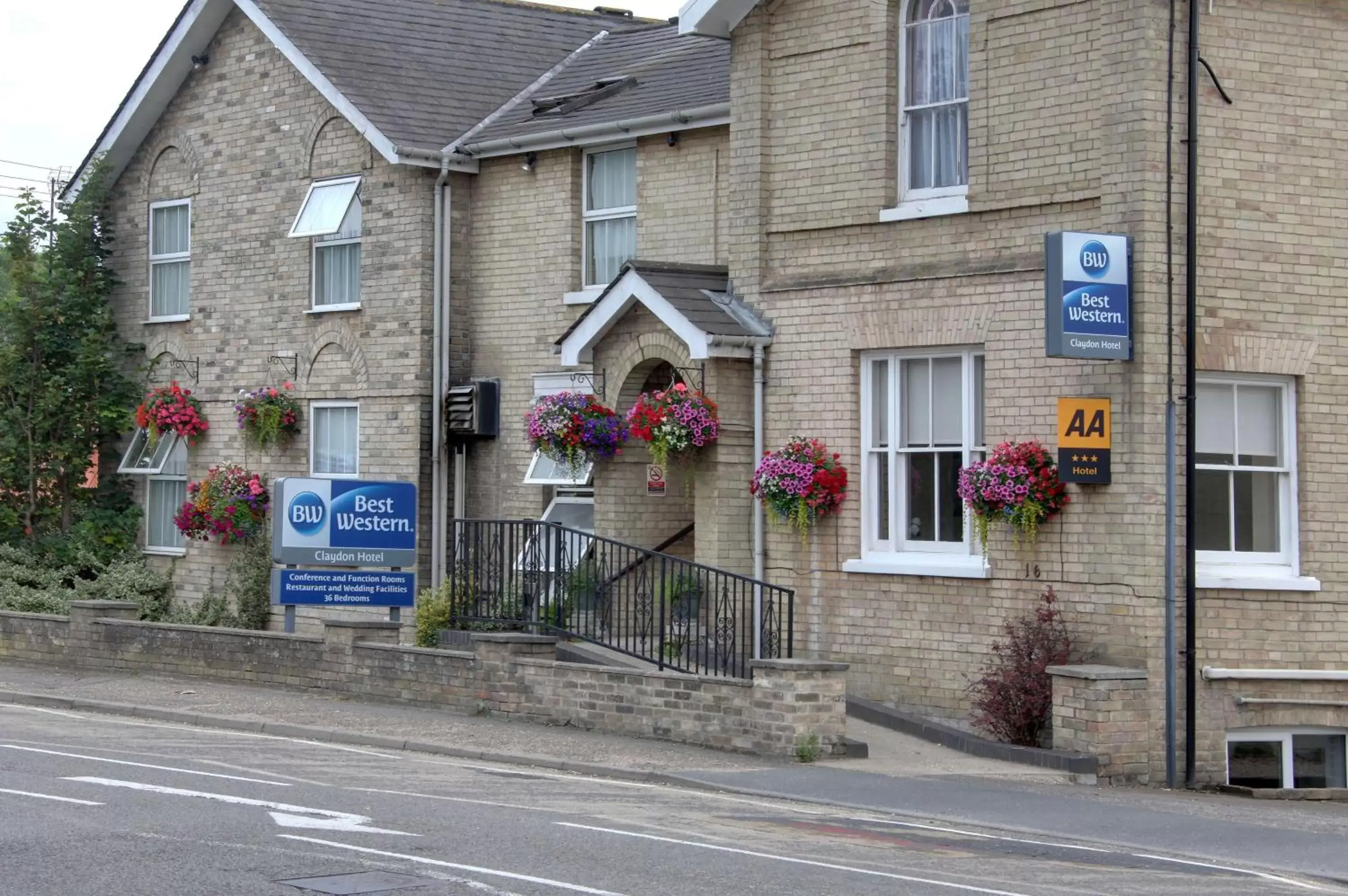 Property Building in Best Western Claydon Hotel