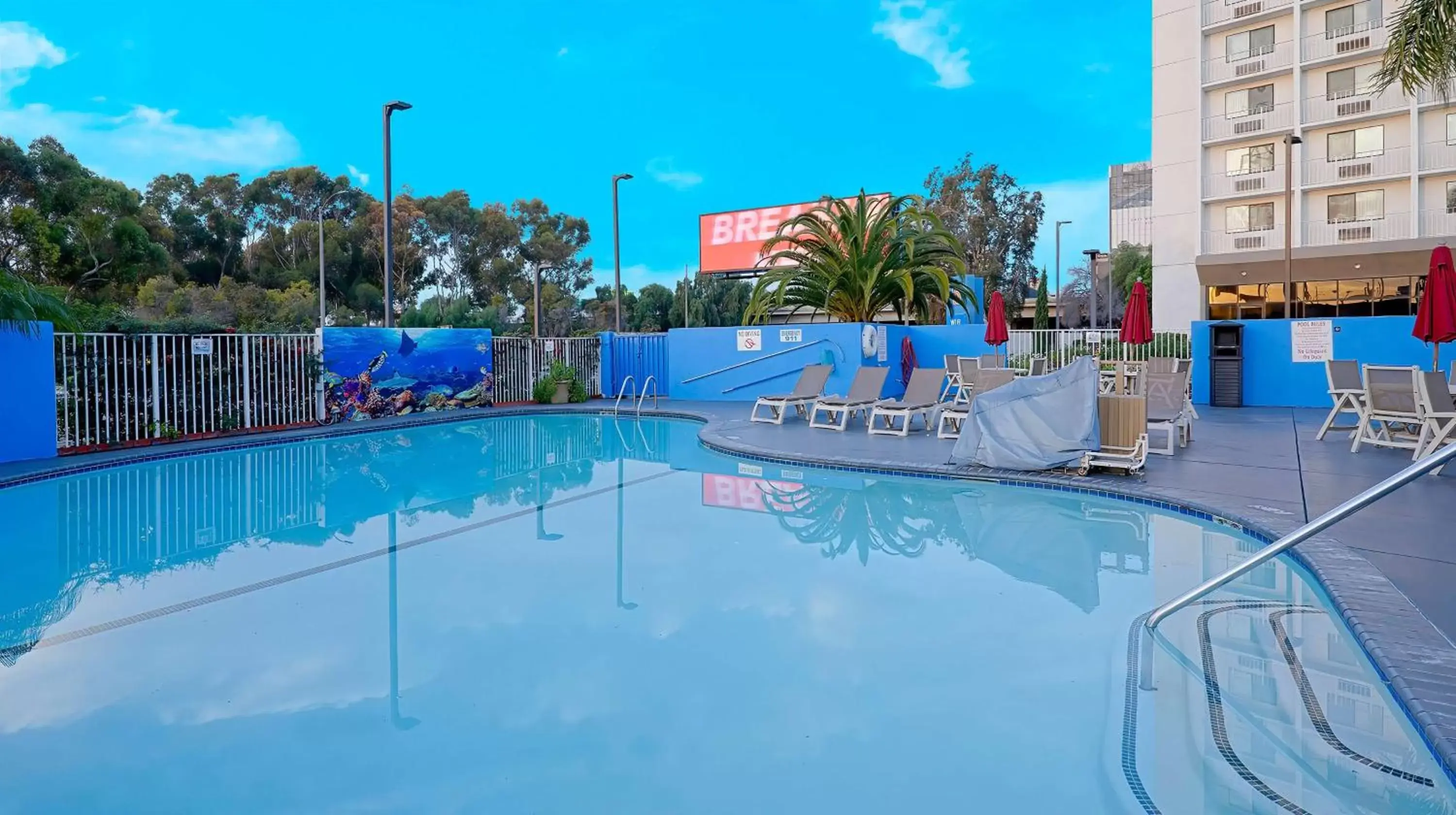 Pool view, Swimming Pool in Studio 6 Suites Los Angeles CA Los Angeles LAX