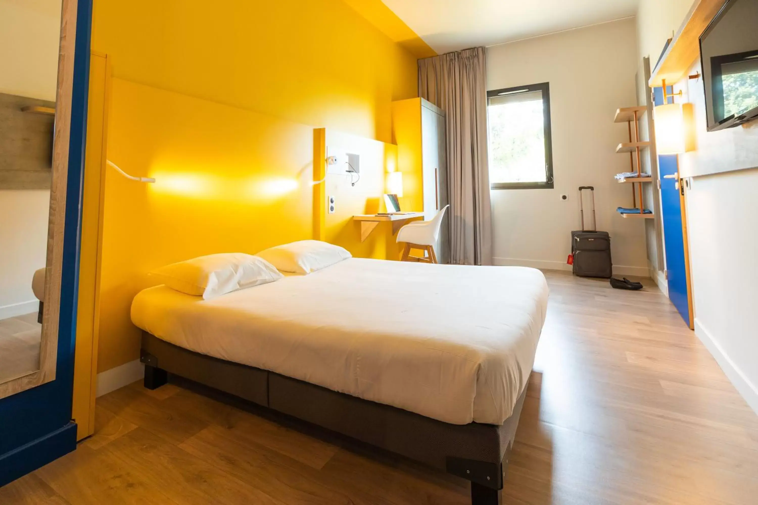 Bedroom, Bed in ibis budget Rennes Rte Lorient