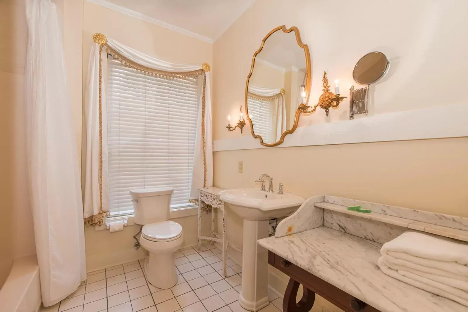 Bathroom in The Burn Bed and Breakfast