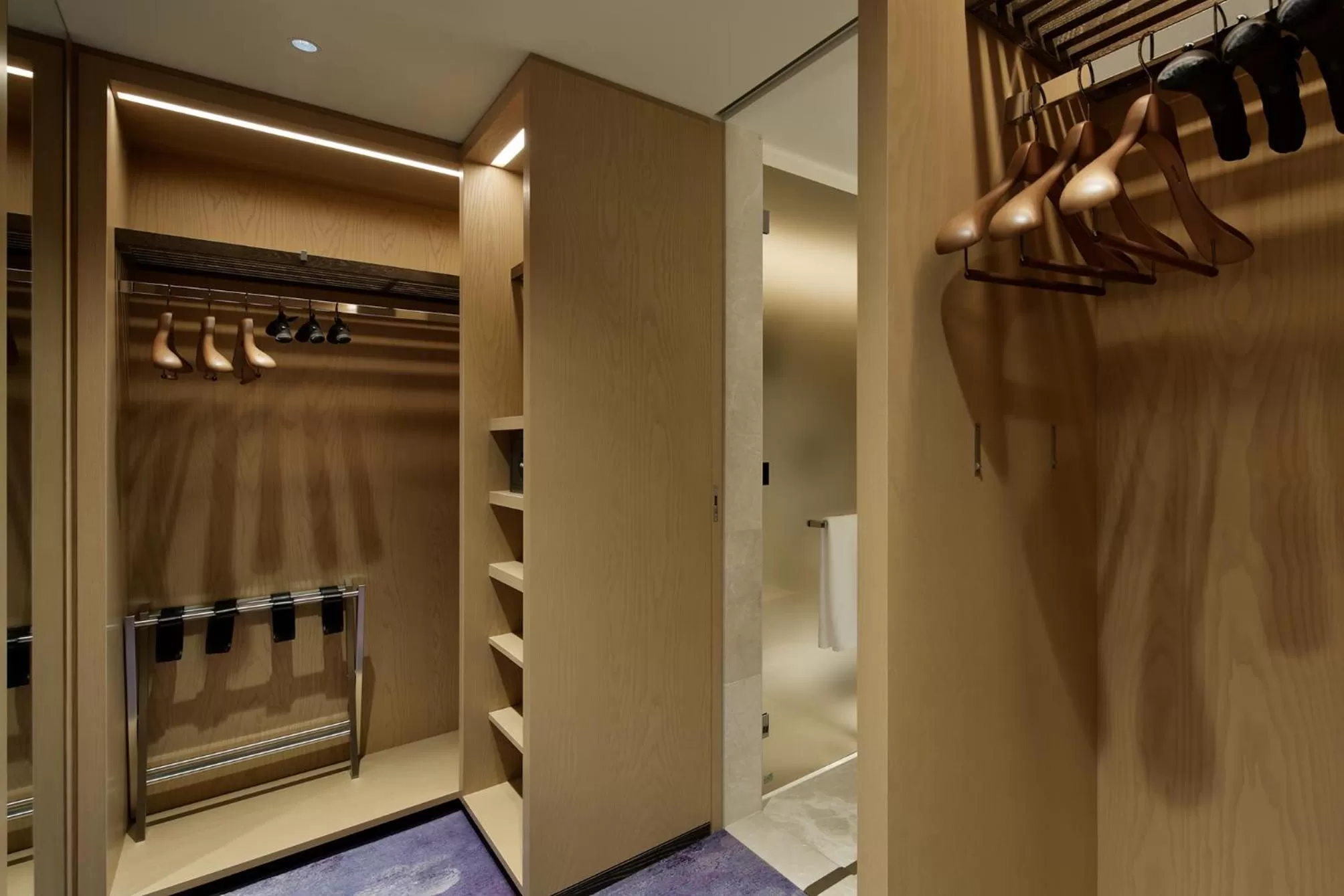 wardrobe in Four Seasons Hotel Kyoto