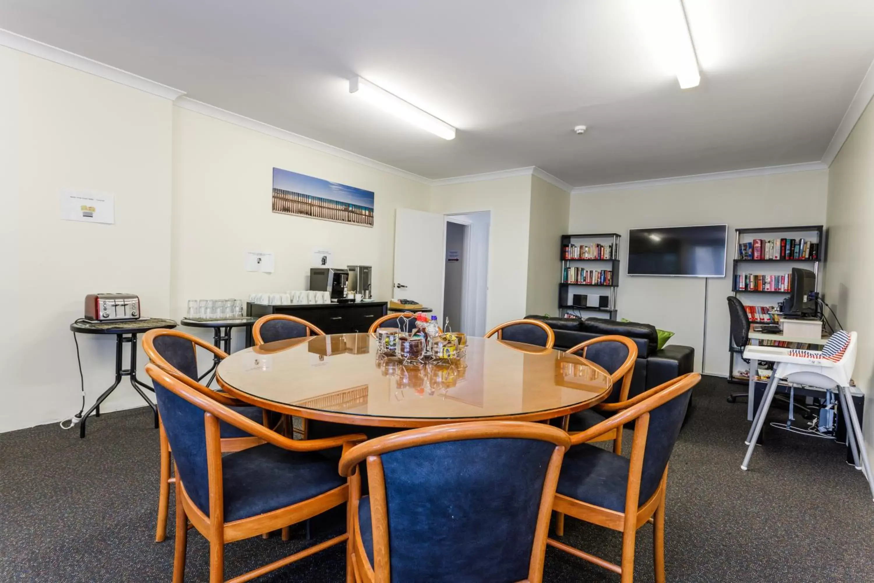 Restaurant/Places to Eat in Perth Ascot Central Apartment Hotel