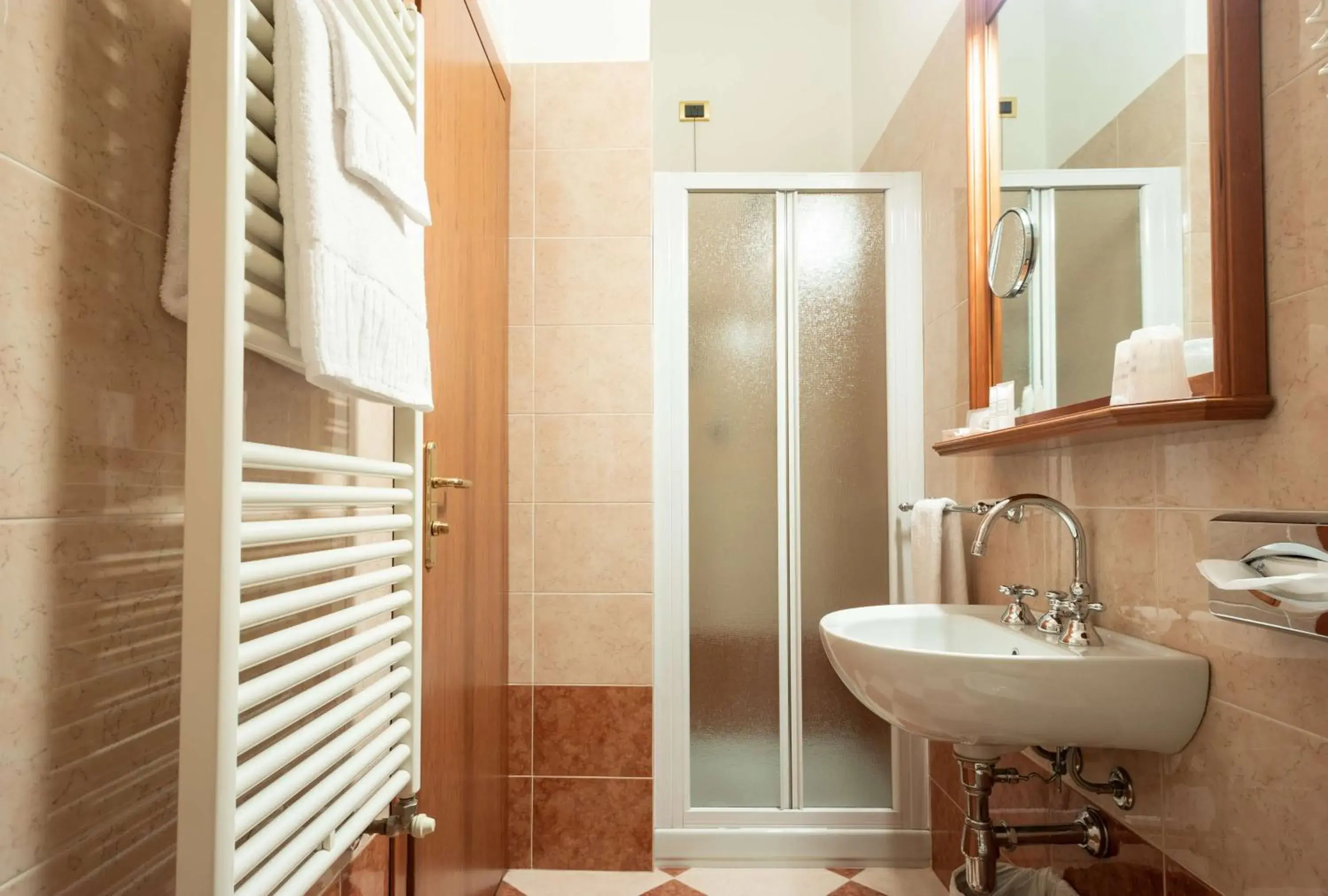 Bathroom in Best Western Hotel Cappello d'Oro