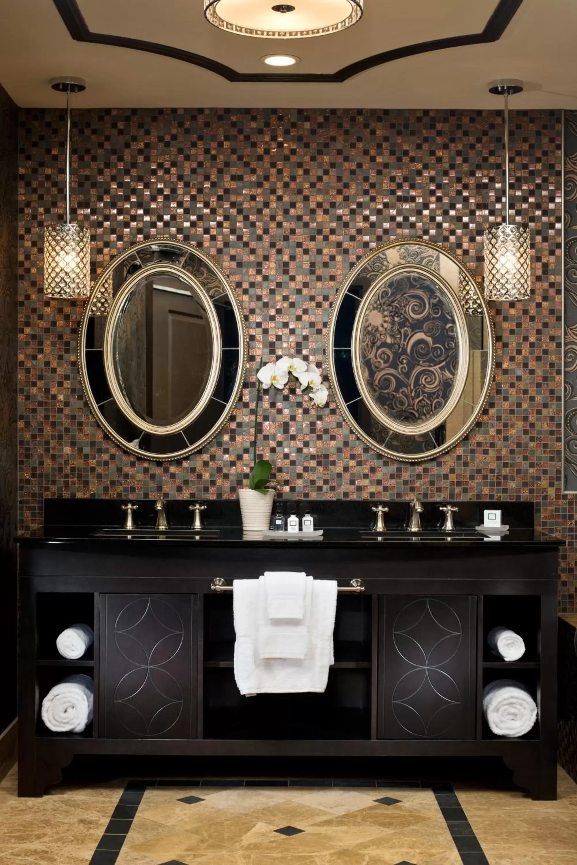 Bathroom in Saratoga Casino Hotel