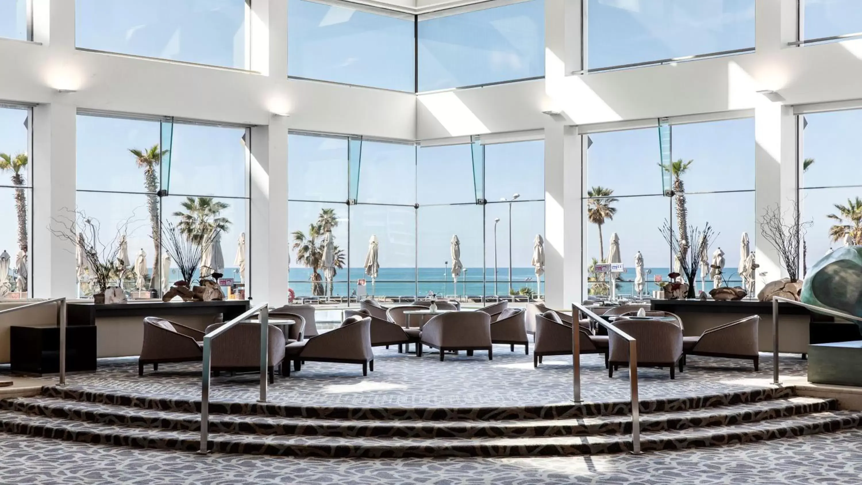 Property building, Restaurant/Places to Eat in David InterContinental Tel Aviv, an IHG Hotel