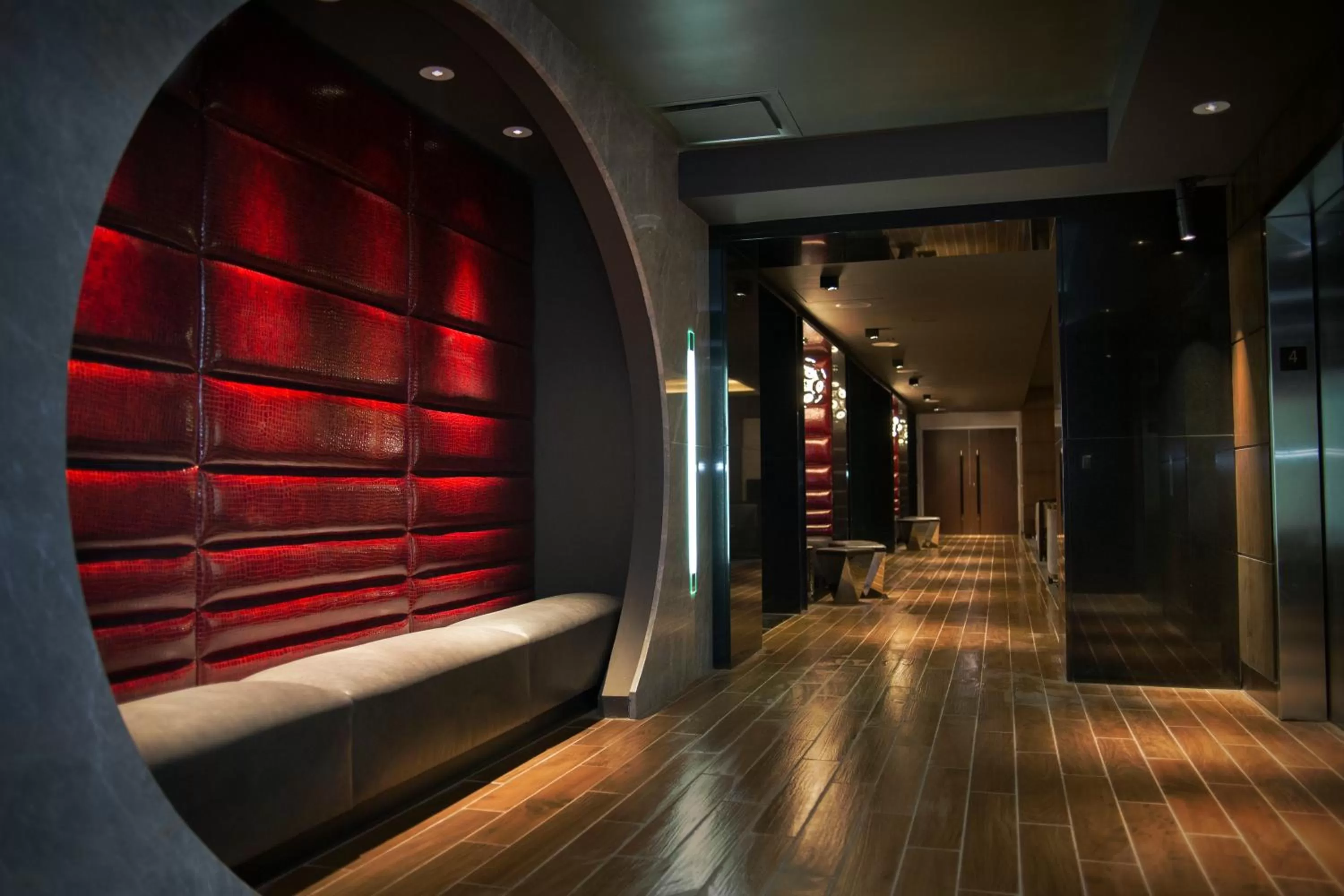 Lounge or bar in Godfrey Hotel Chicago