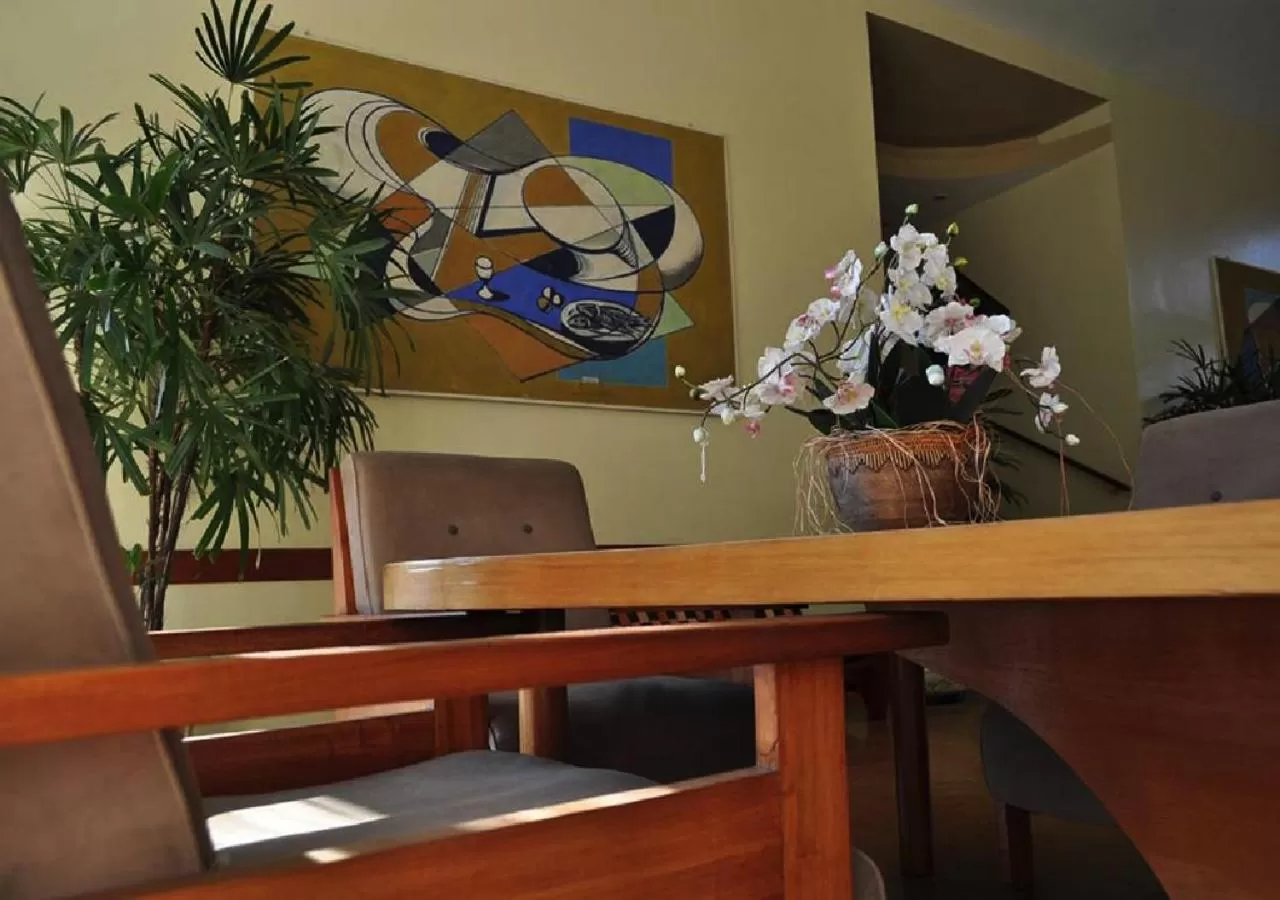 Communal lounge/ TV room in Hotel Cataguases