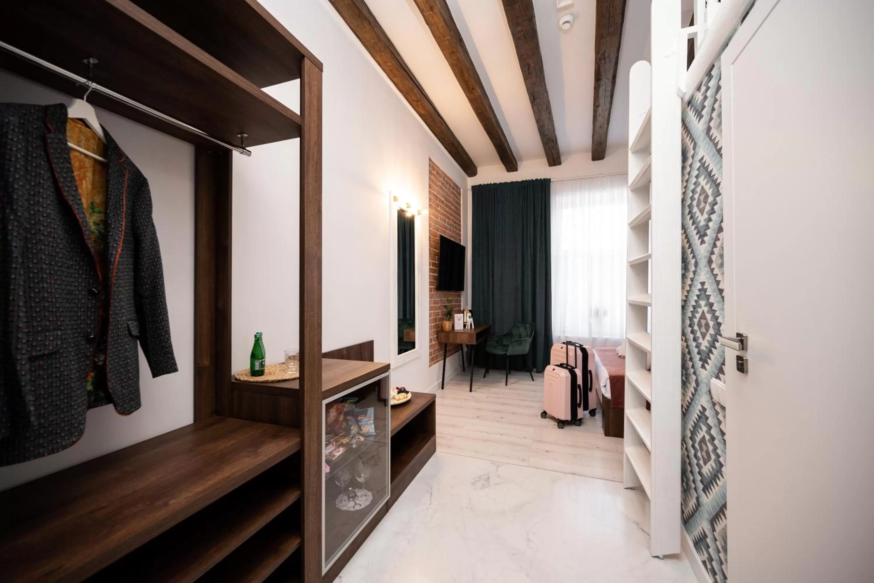 TV and multimedia in Hive Family House