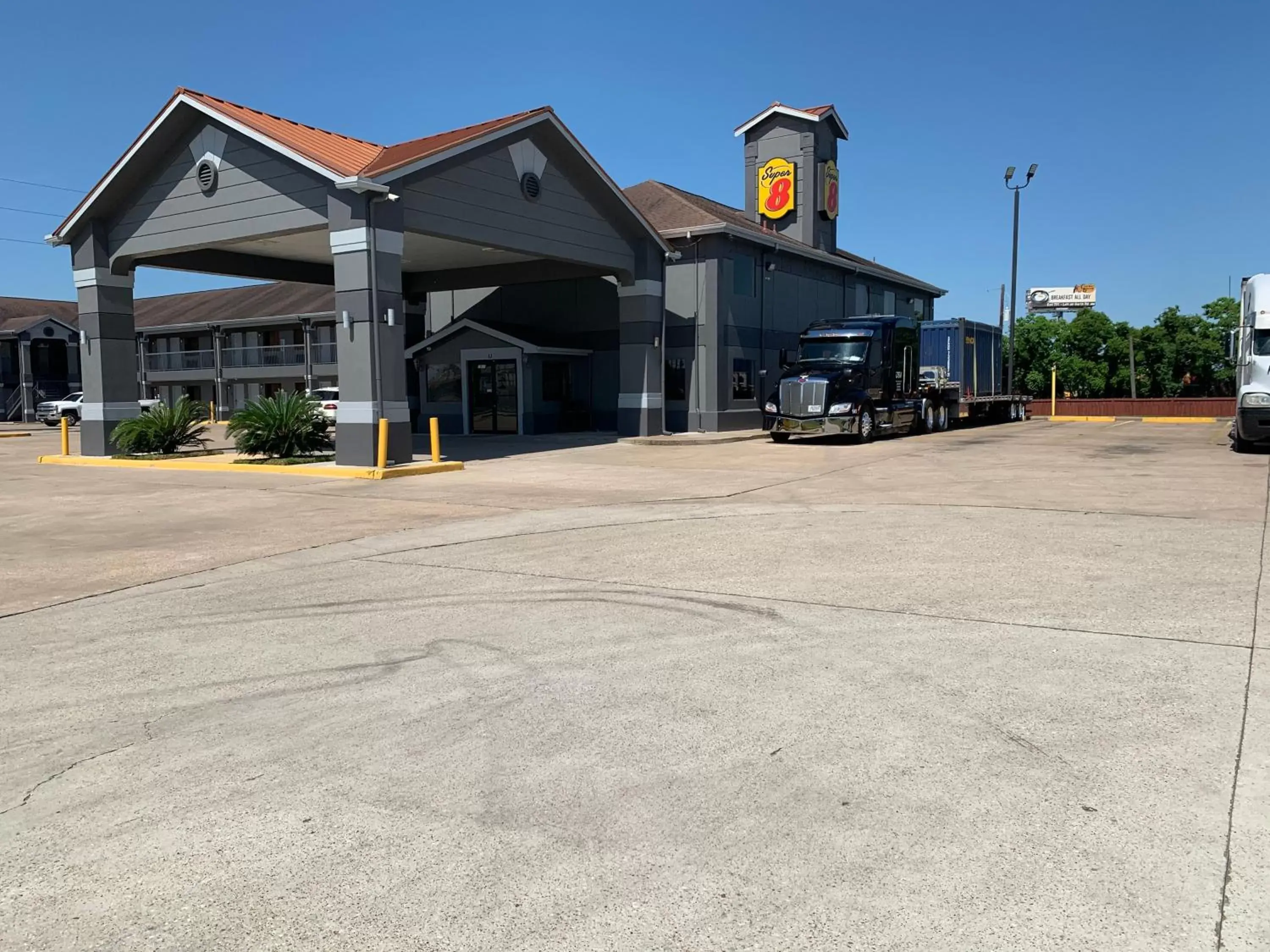 Facade/entrance, Property Building in Super 8 by Wyndham Baytown I-10