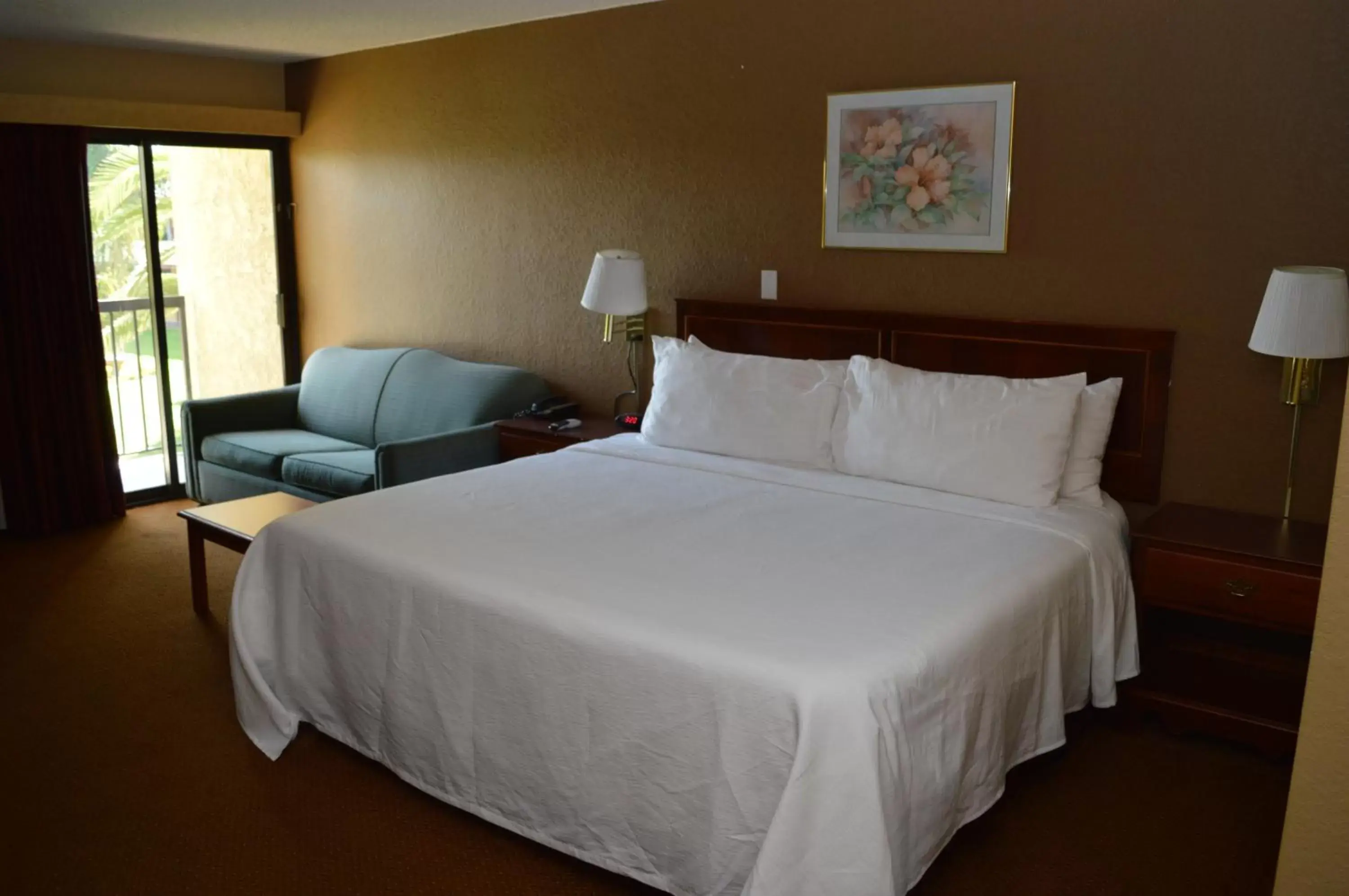 Photo of the whole room, Bed in Ontario Airport Inn