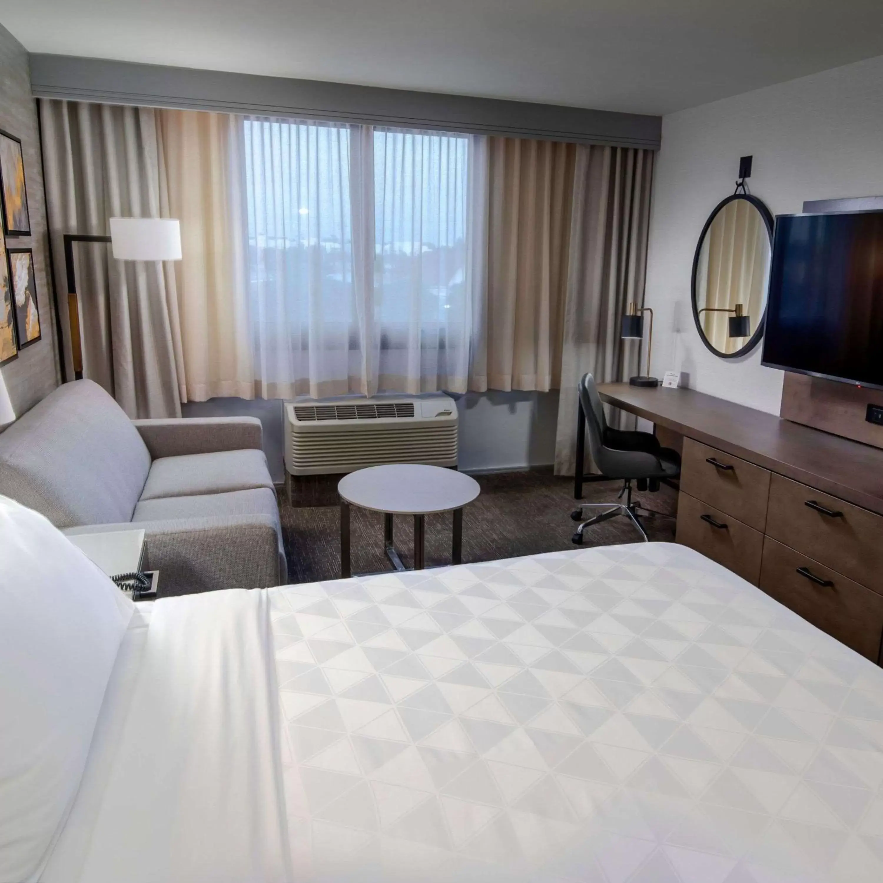 Bedroom, Seating Area in Doubletree by Hilton Buena Park