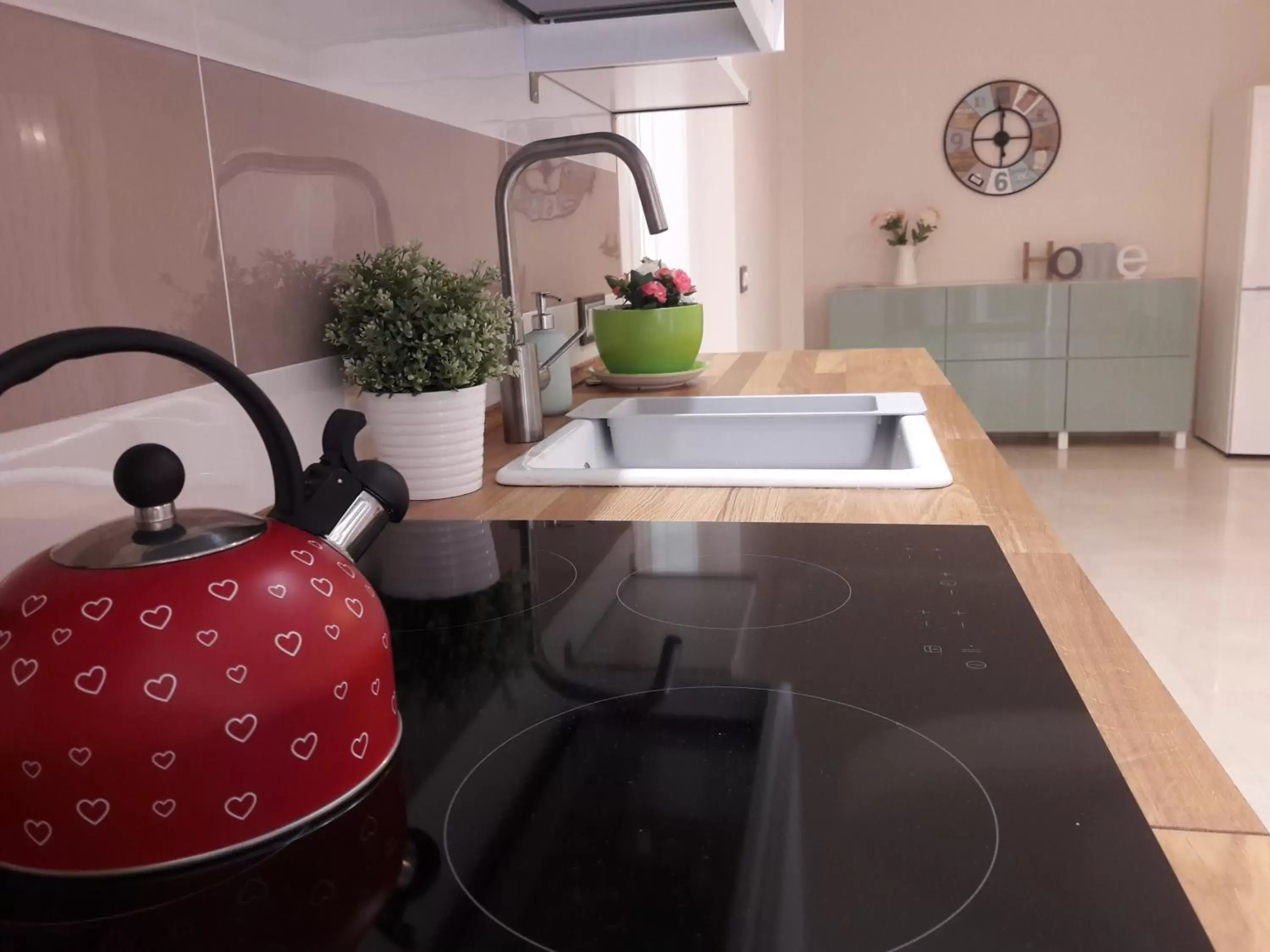 Decorative detail, Kitchen/Kitchenette in HomeAway Salerno