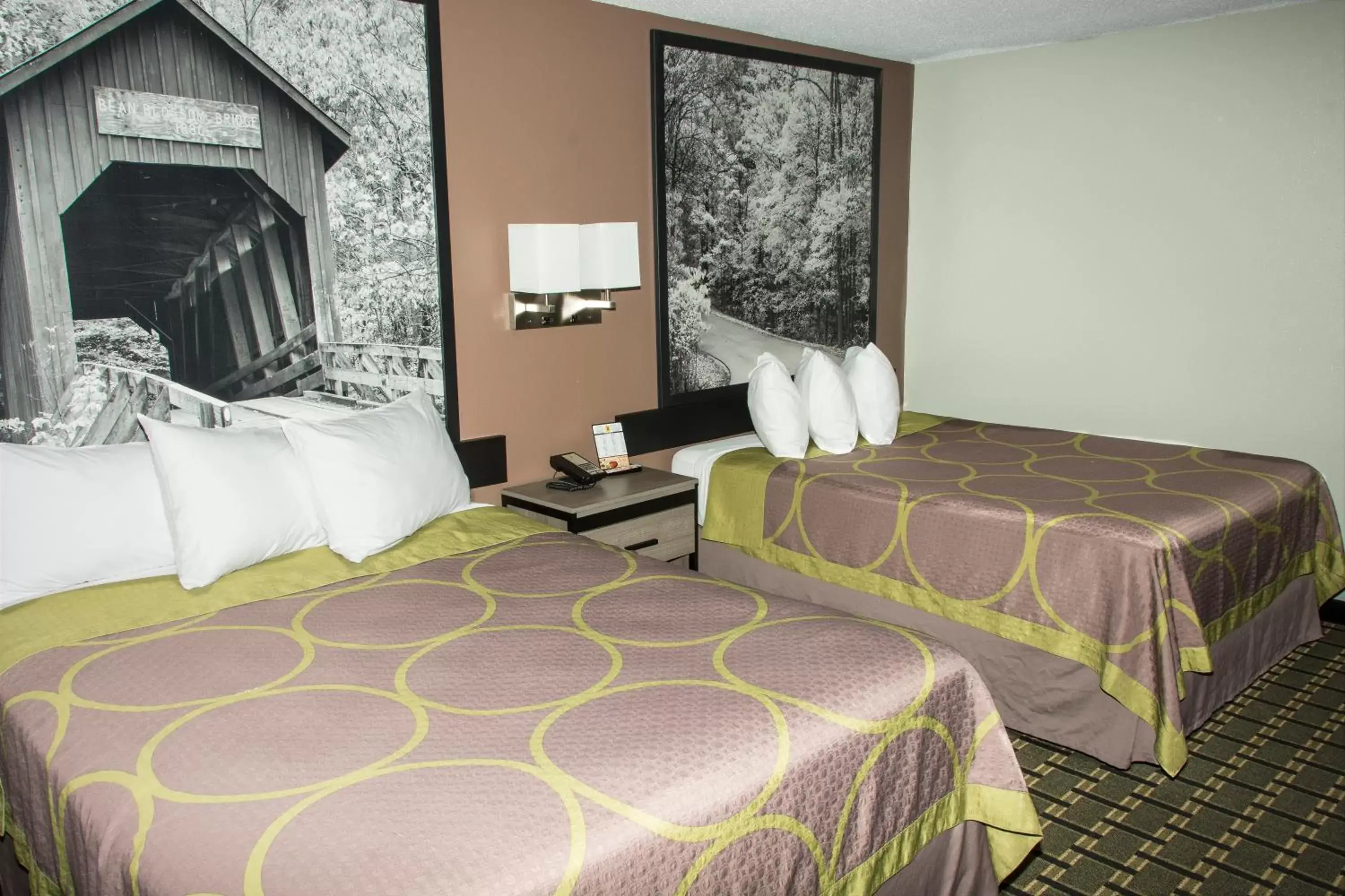 Photo of the whole room, Bed in Super 8 by Wyndham Michigan City