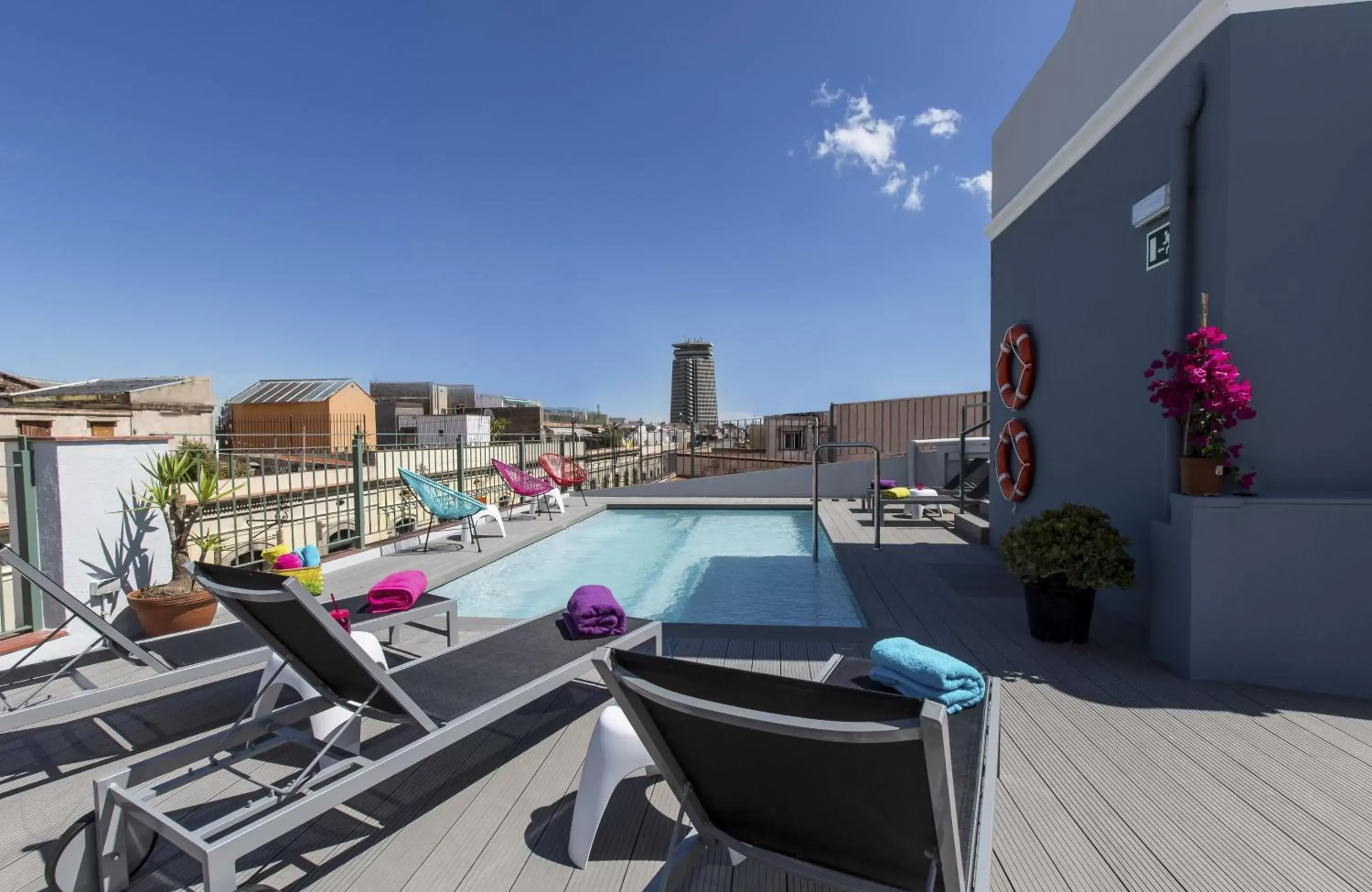 Swimming pool in Leonardo Hotel Barcelona Las Ramblas Swimming pool in Leonardo Hotel Barcelona Las Ramblas