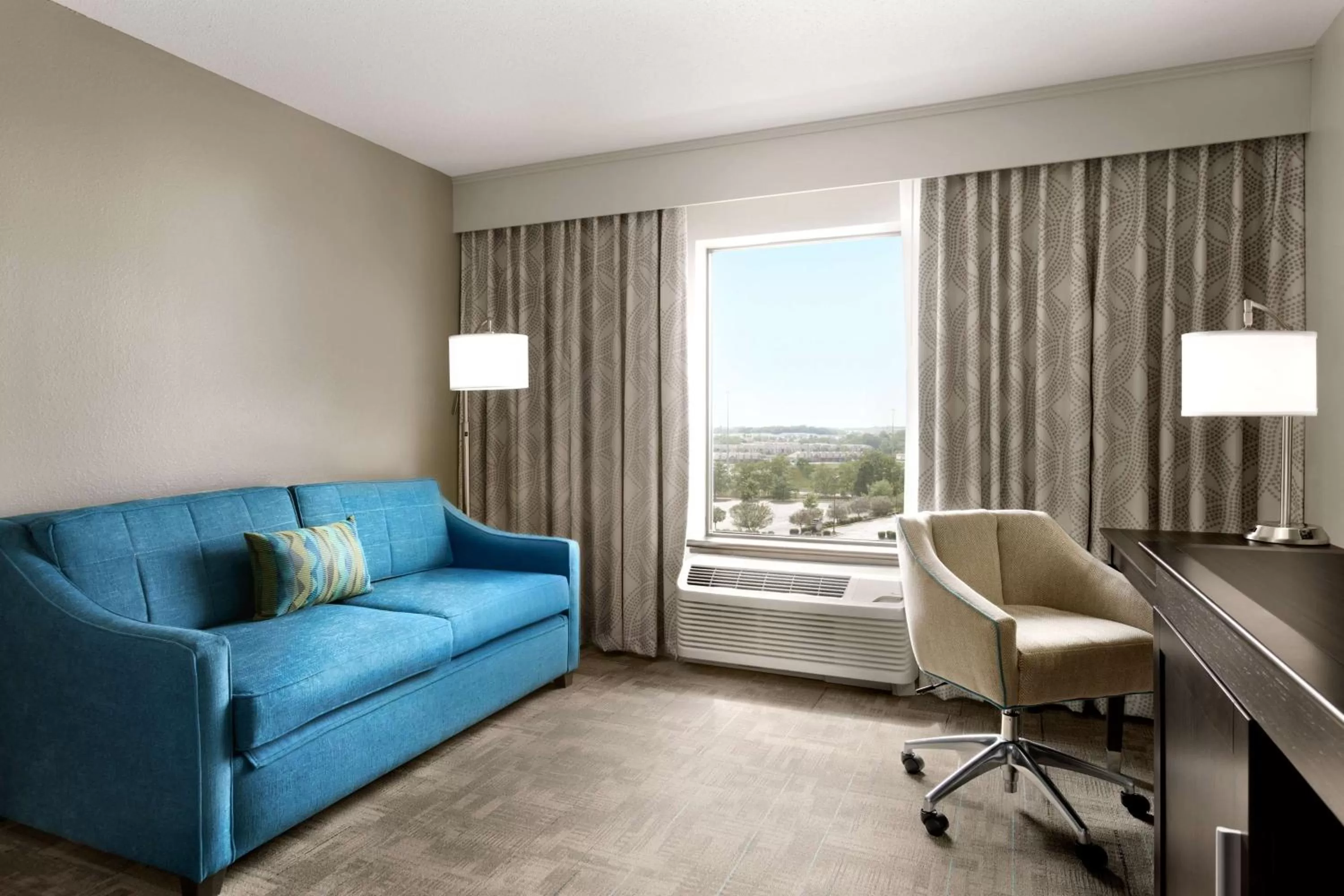 Bedroom in Hampton Inn Stow