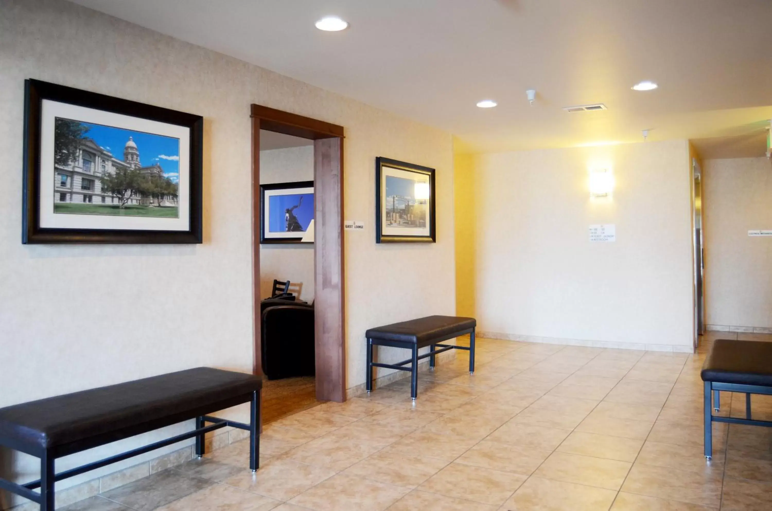 Lobby or reception, TV/Entertainment Center in My Place Hotel-Cheyenne, WY