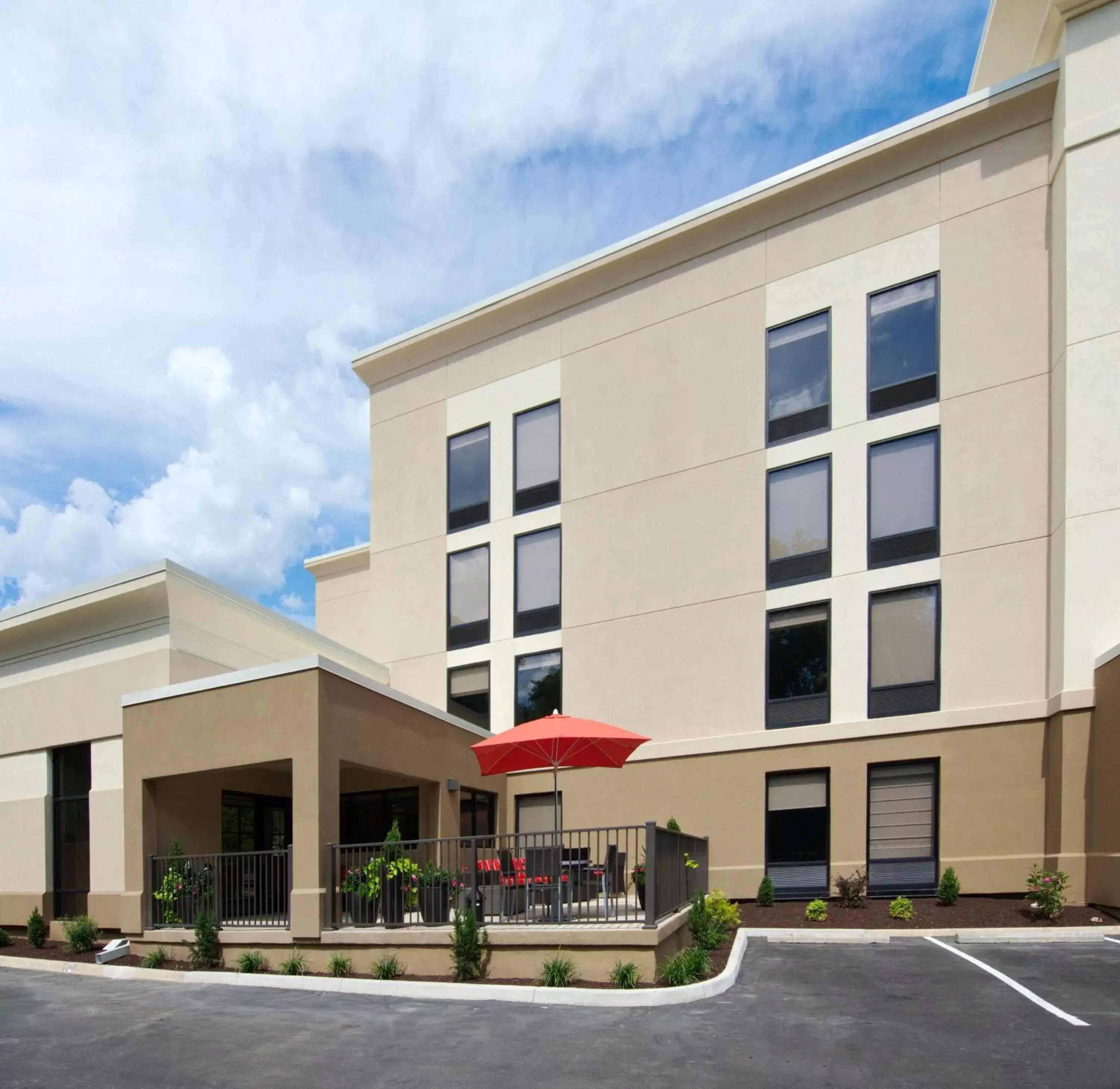 Patio, Property Building in Hampton Inn By Hilton Covington VA