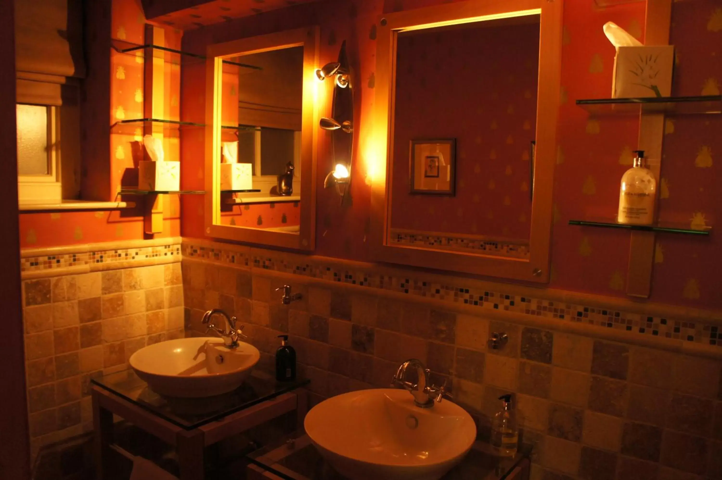 Bathroom in The Fairfax Arms