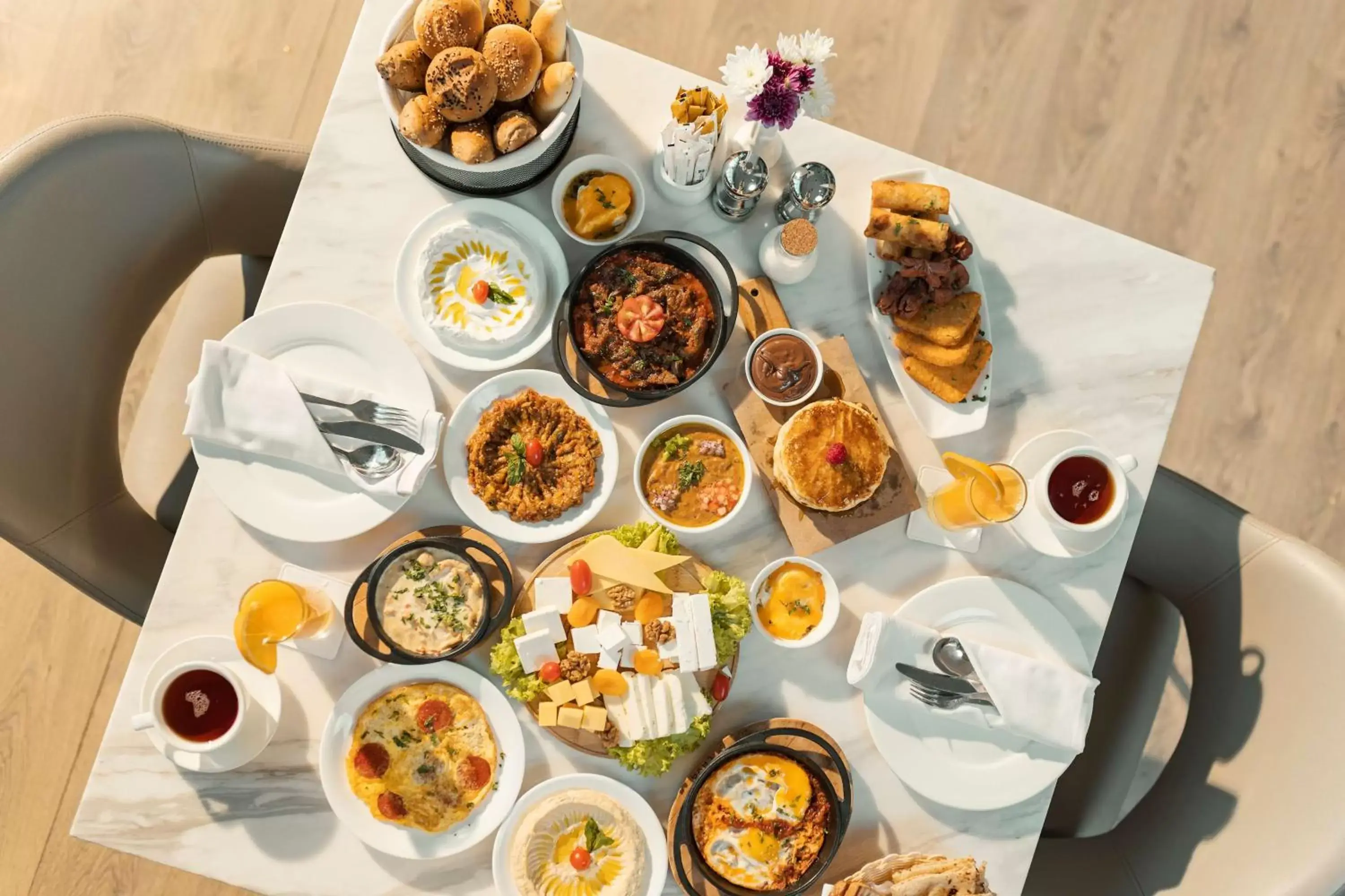 Restaurant/places to eat in Radisson Blu Hotel, Buraidah Restaurant/places to eat in Radisson Blu Hotel, Buraidah