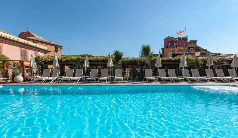 Swimming pool in Hotel Due Mari