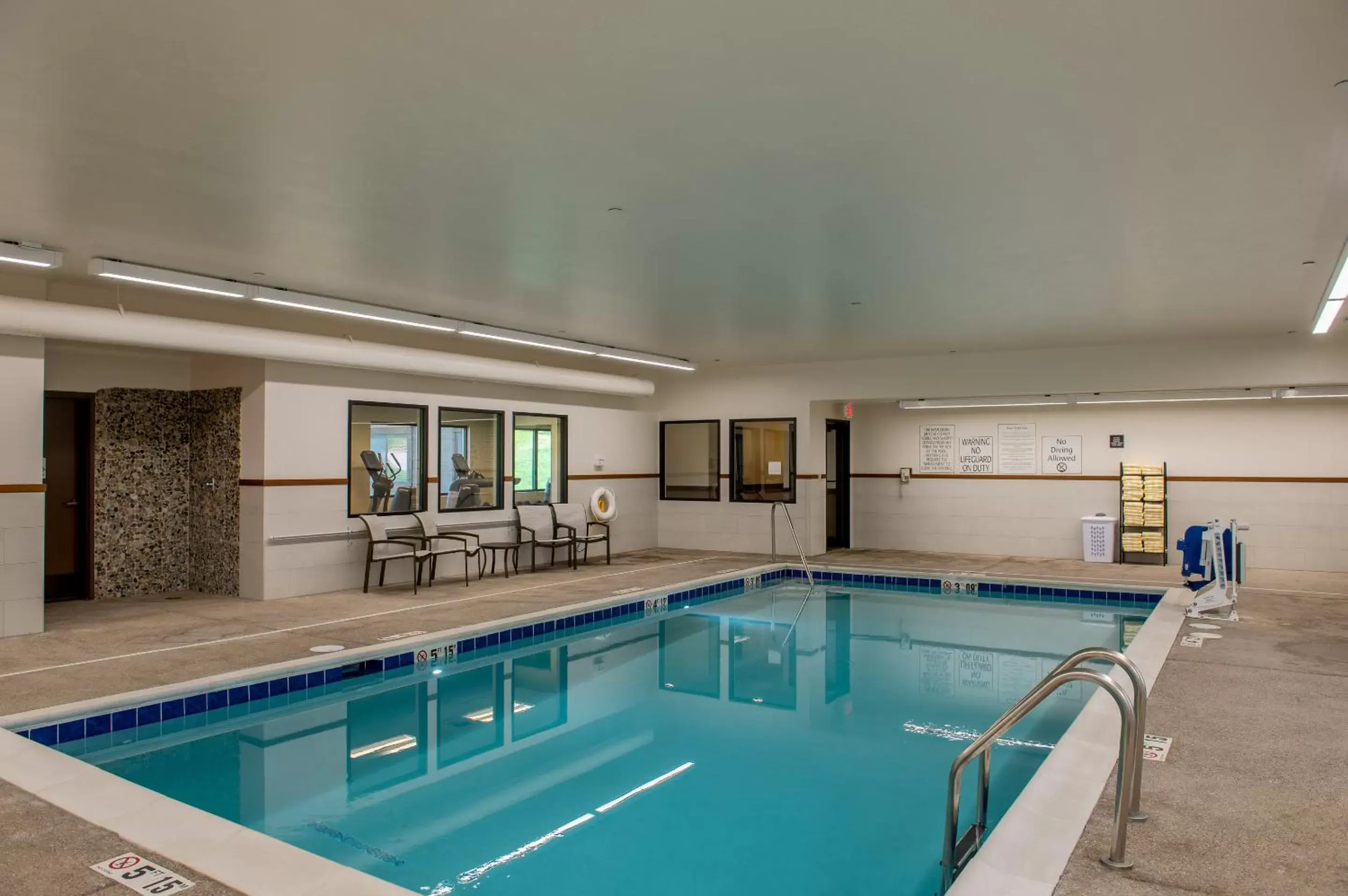 Swimming Pool in Cedar Creek Lodge & Conference Center