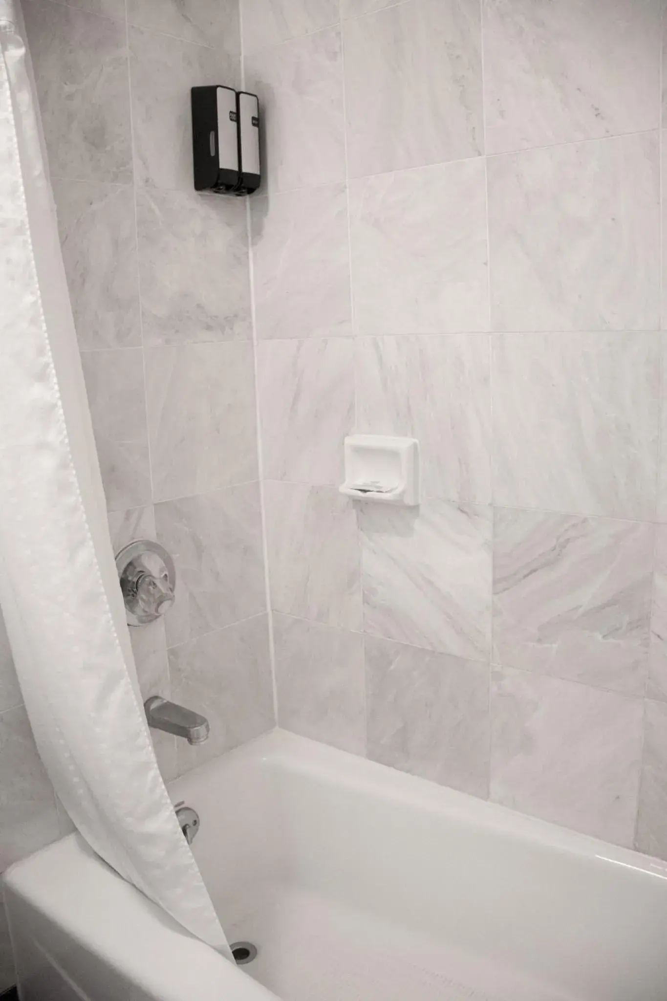 Bathroom in Discovery Inn Bathroom in Discovery Inn