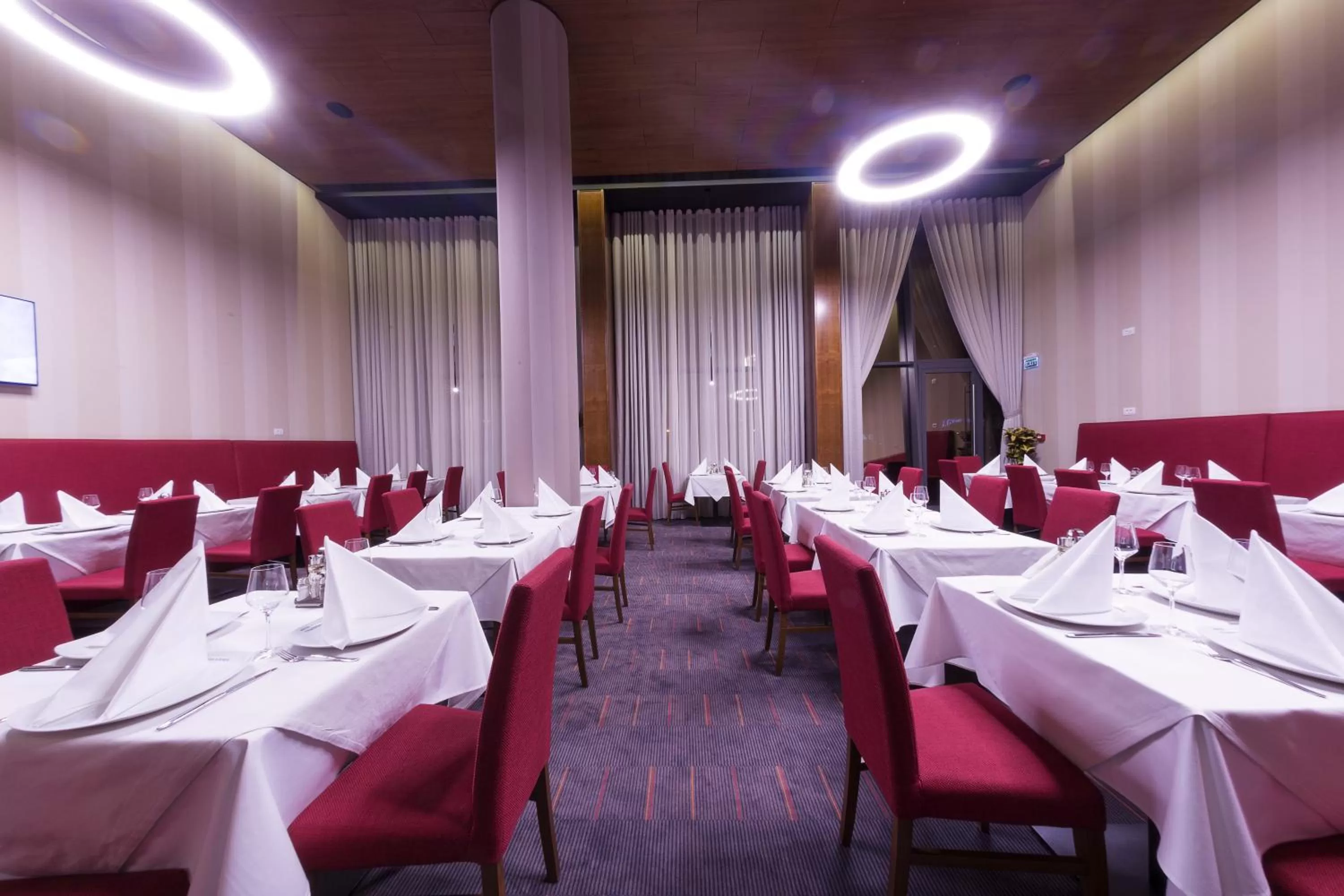 Restaurant/places to eat in Hotel Transilvania