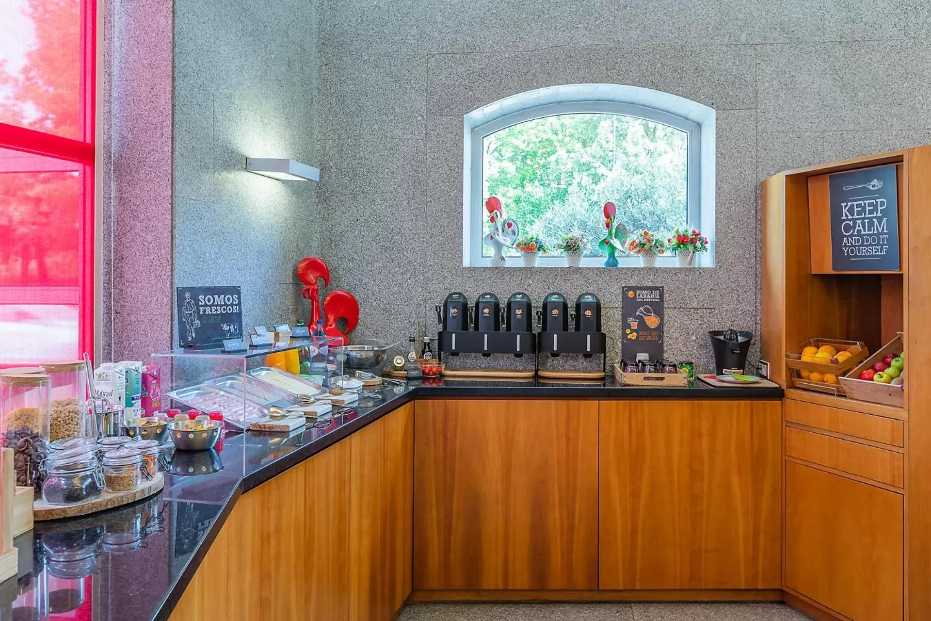 Restaurant/places to eat, Kitchen/Kitchenette in Hotel ibis Guimaraes
