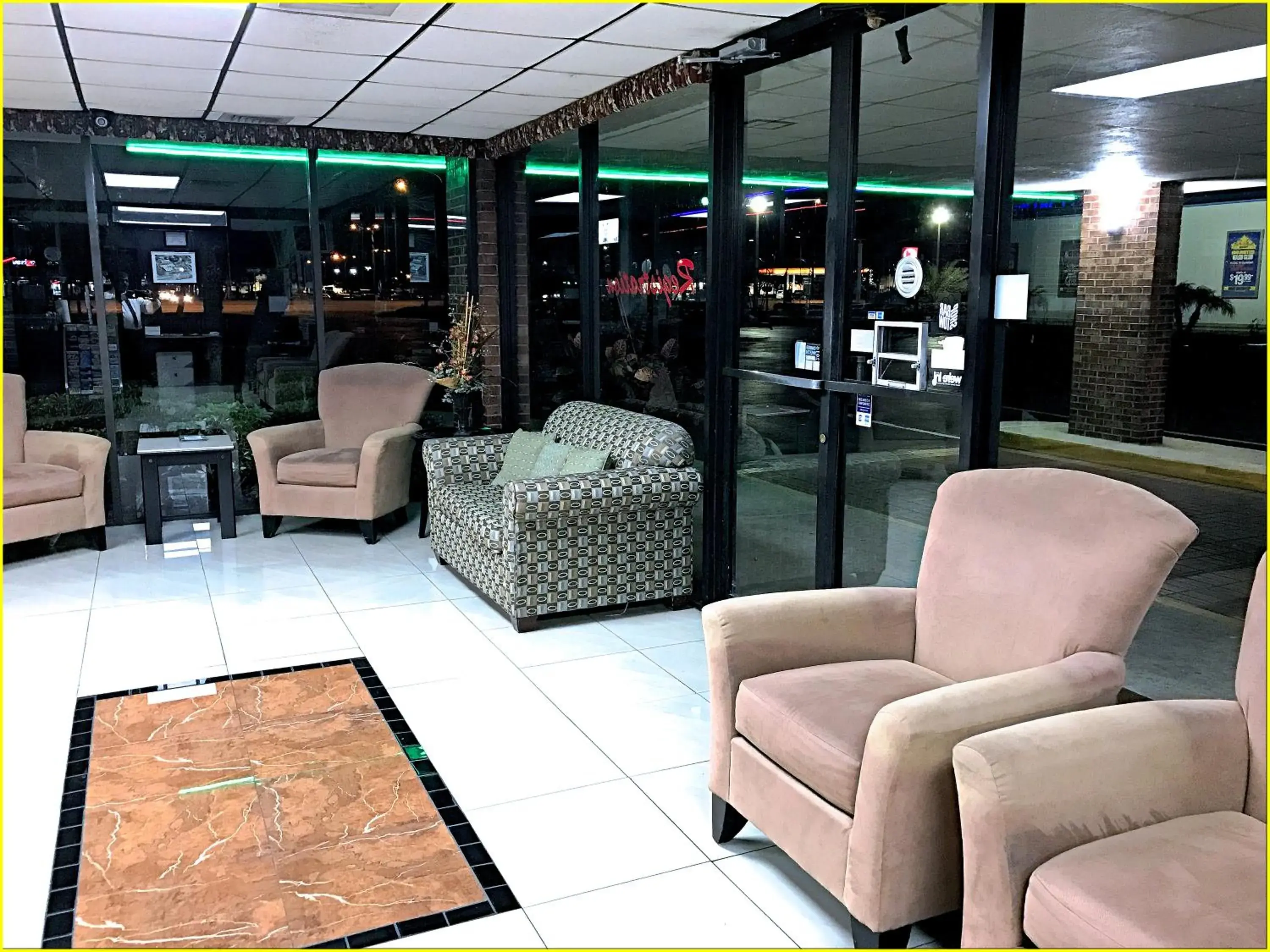 Lobby or reception, Lounge/Bar in Stay Inn - Bartow