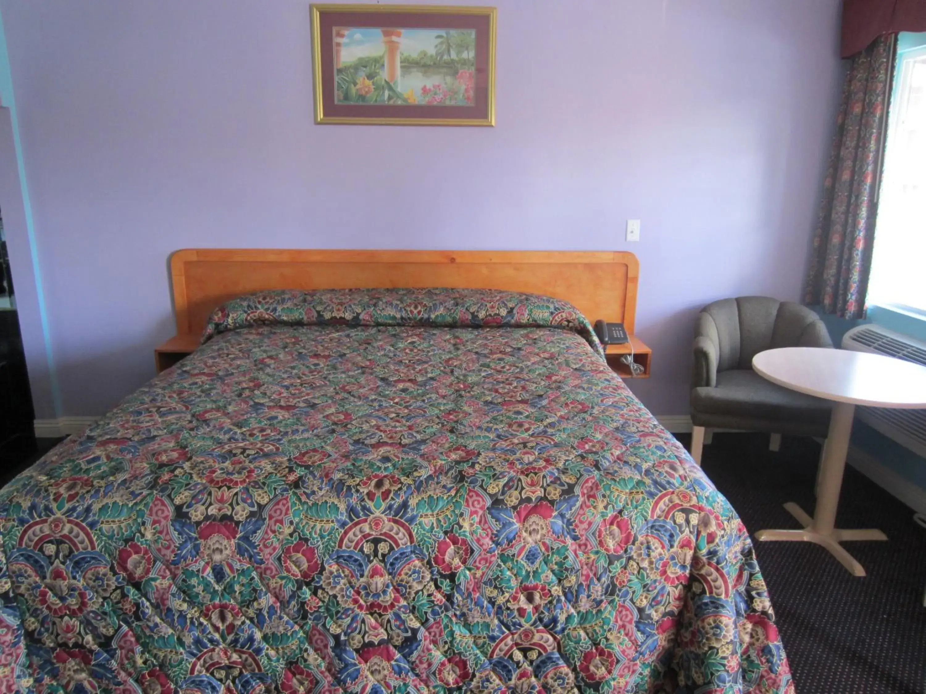 Bedroom, Bed in Starlight Inn Van Nuys