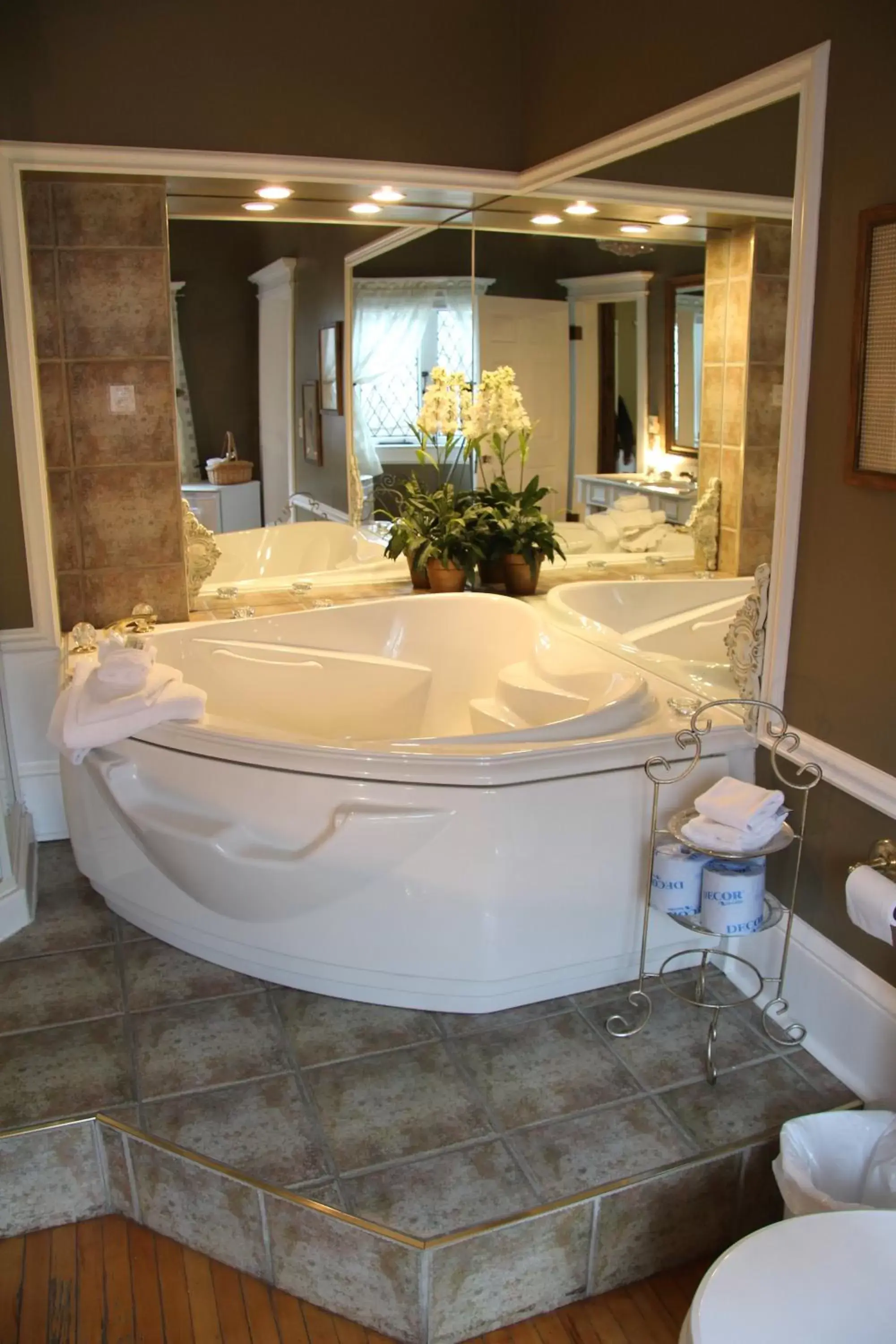 Bathroom in Leaside Manor