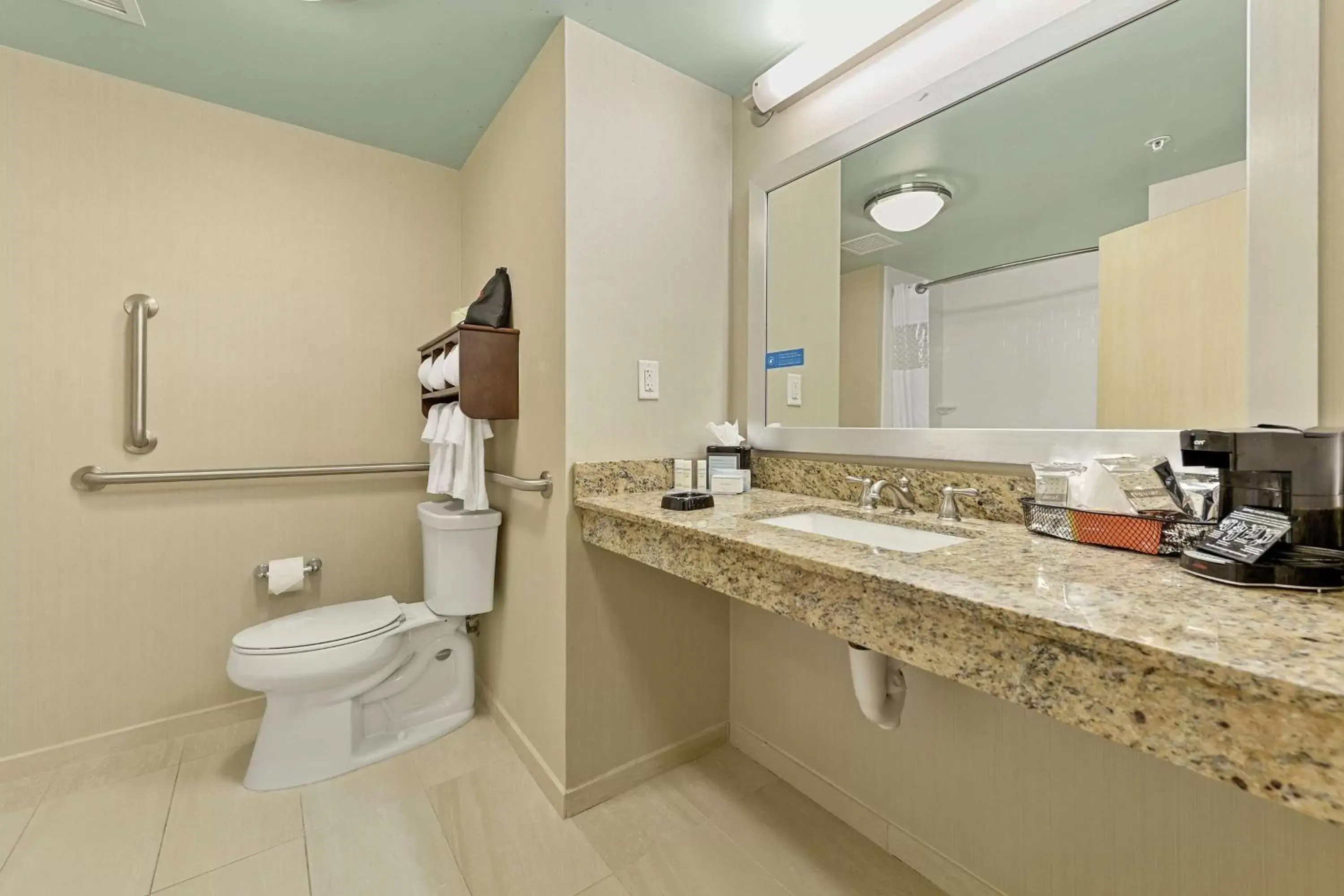 Bathroom in Hampton Inn & Suites Gulfport