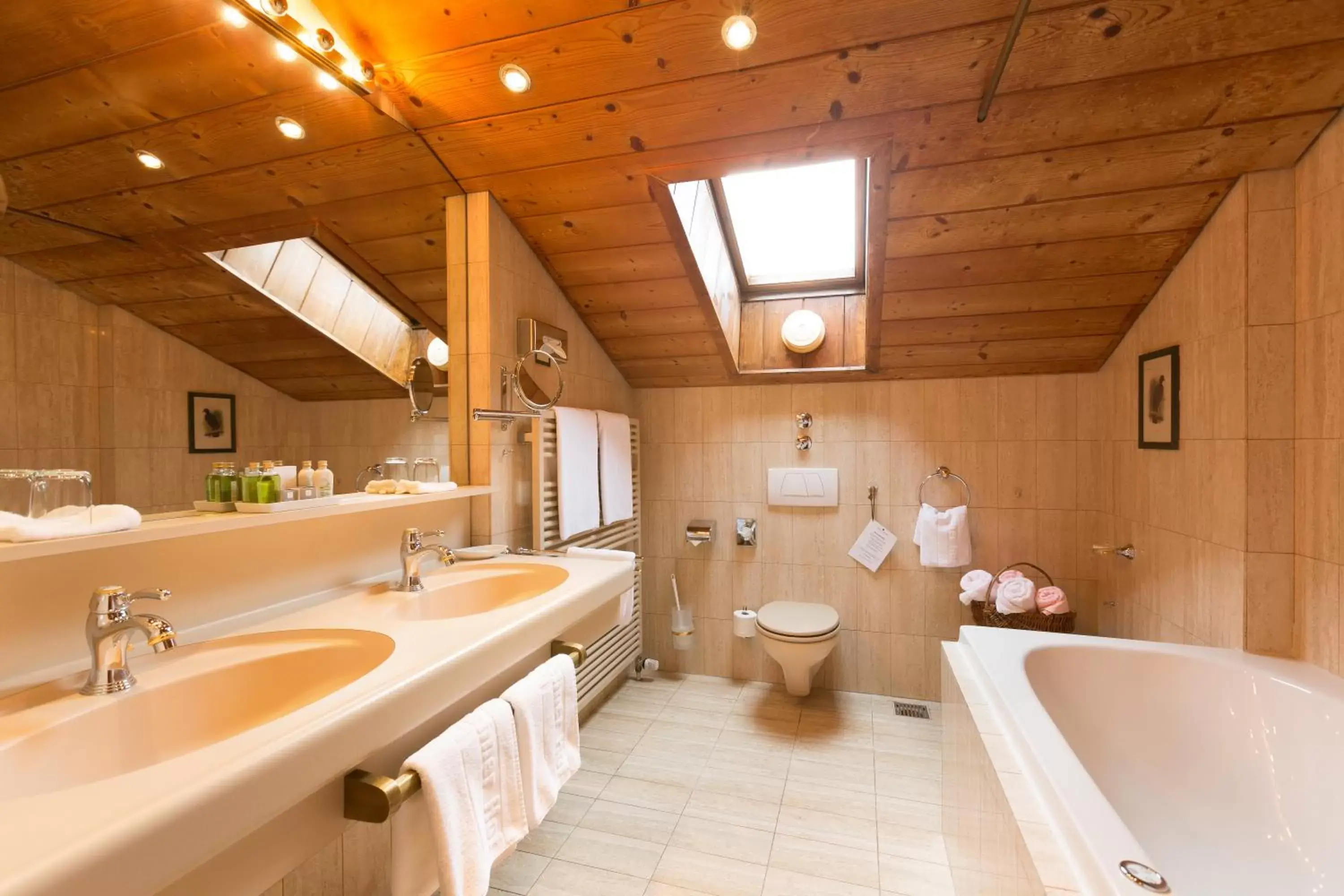 Bathroom in Reindl's Partenkirchener Hof