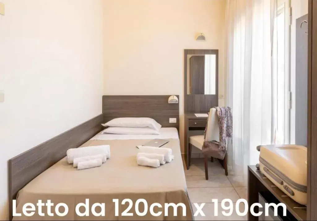 Bedroom, Bed in Hotel Edelweiss Riccione