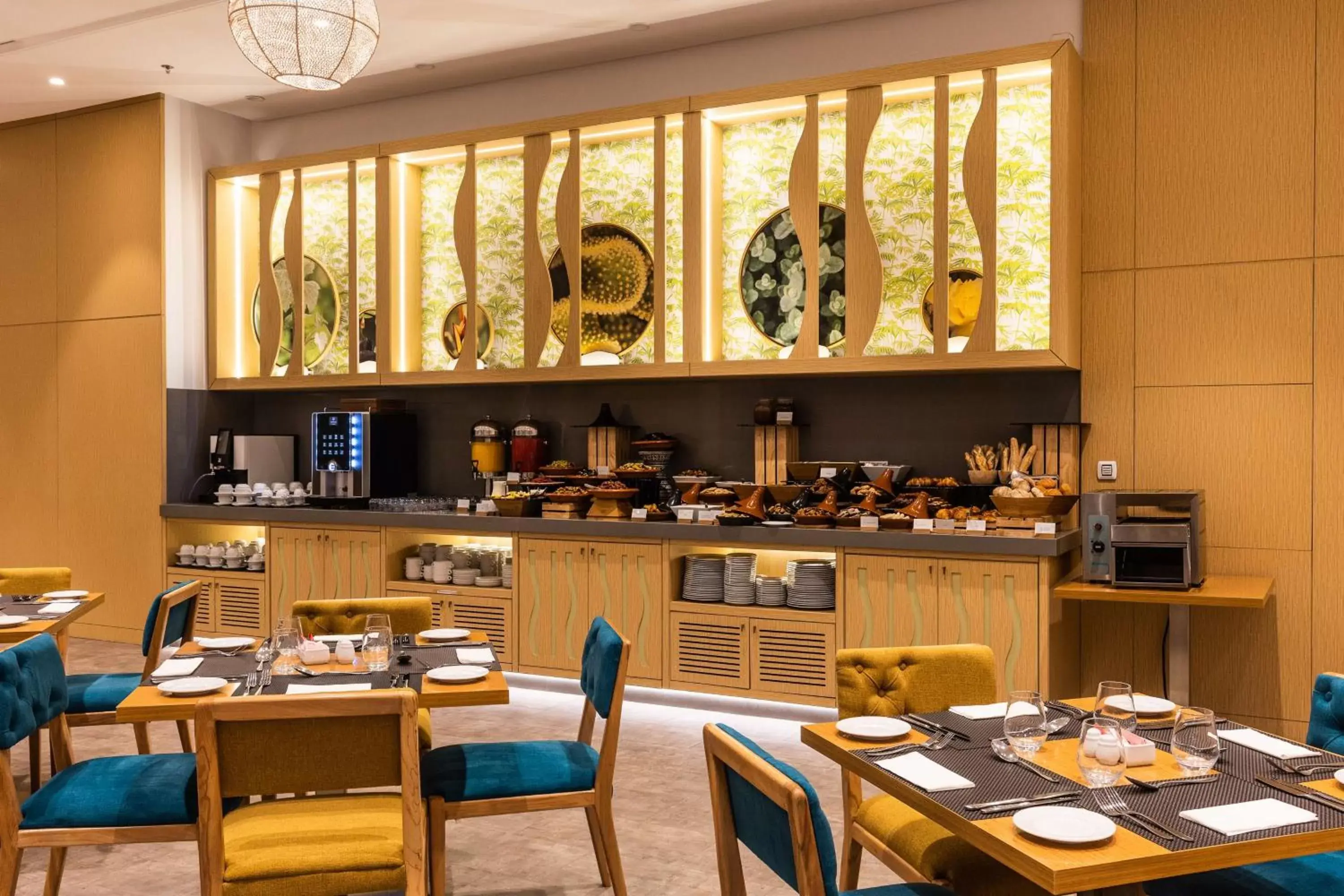 Dining area, Restaurant/Places to Eat in Hilton Garden Inn Casablanca Sud