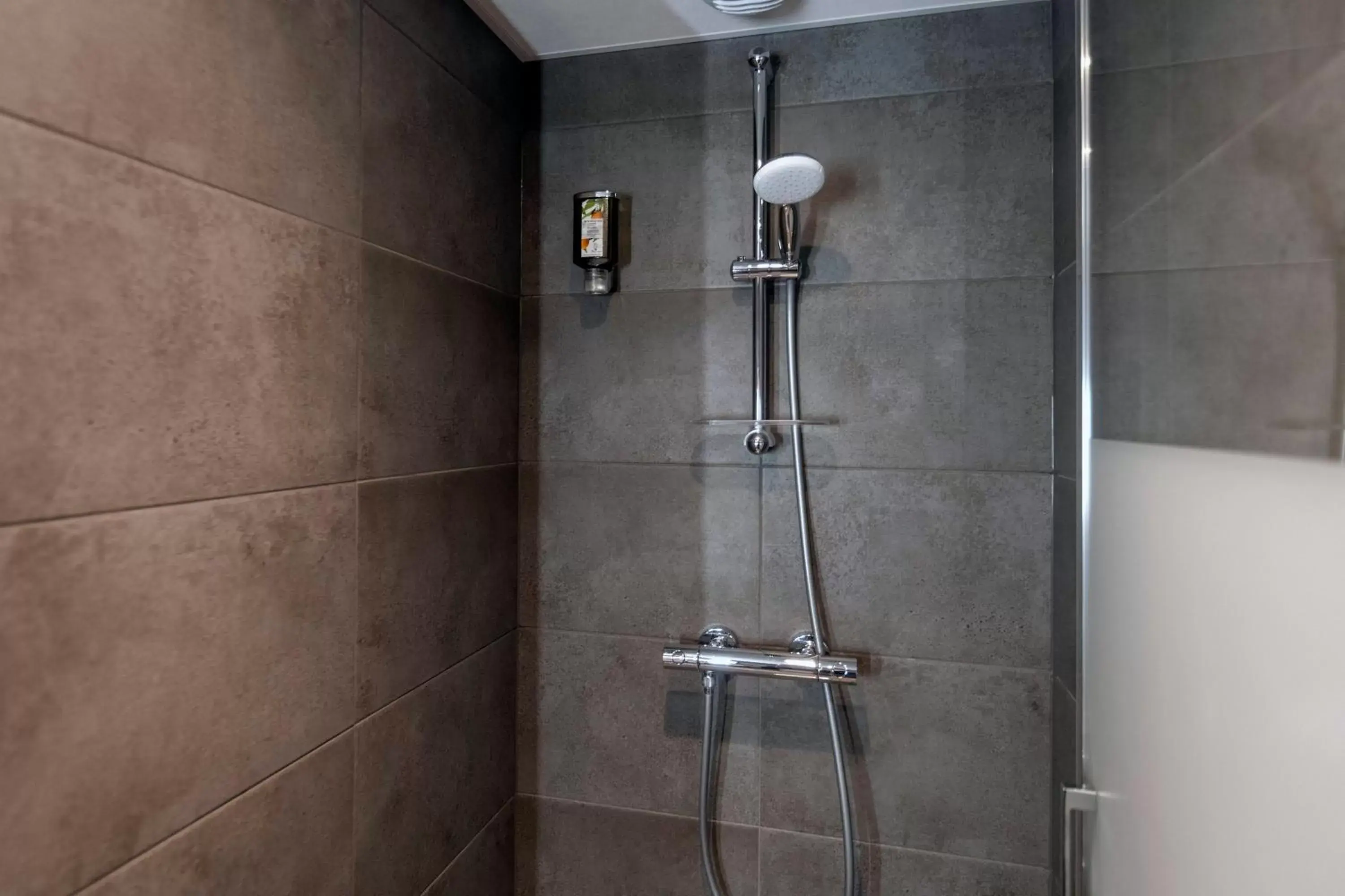 Shower, Bathroom in Hotel KLE, BW Signature Collection