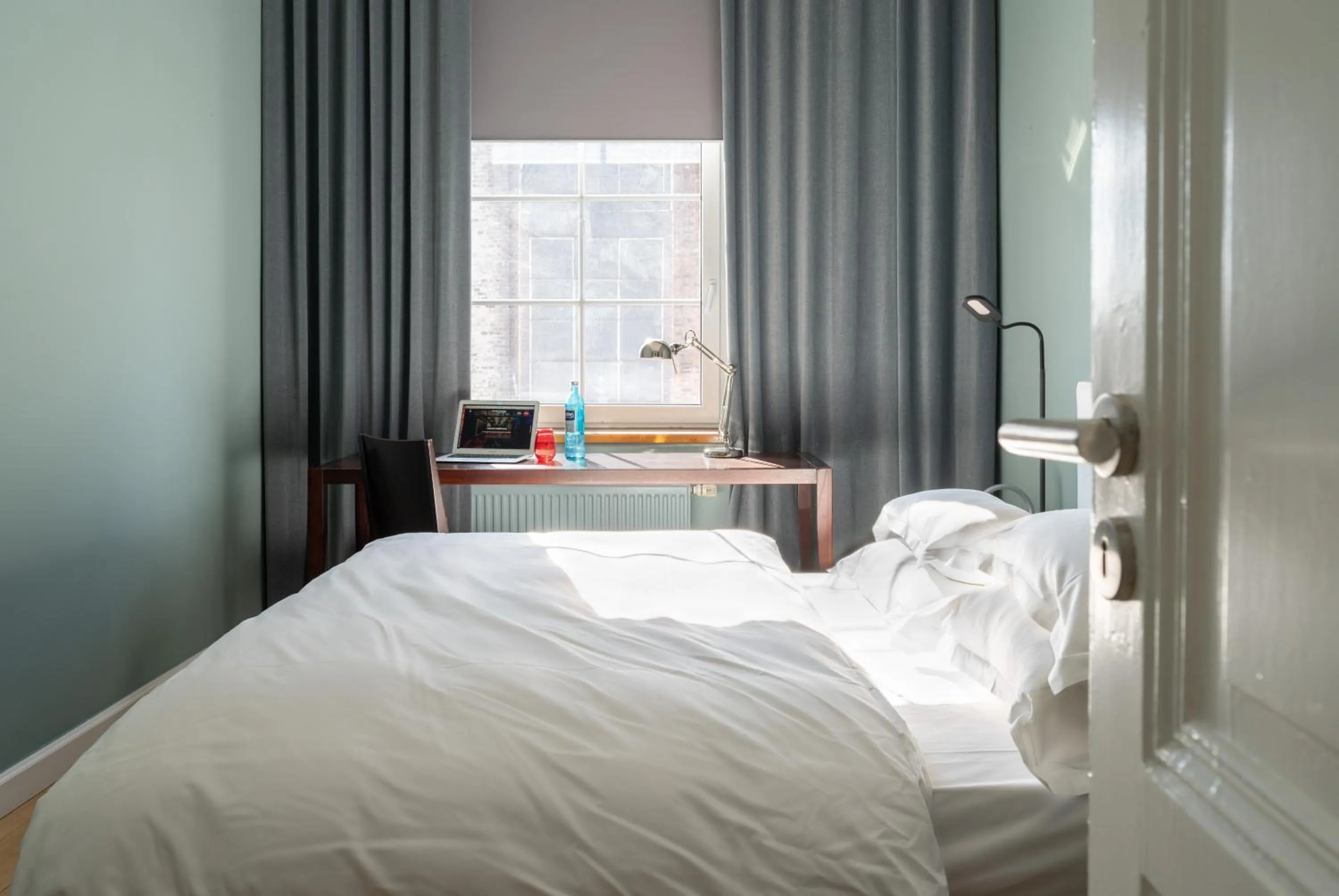 Bed in The New Yorker Hotel Köln-Messe