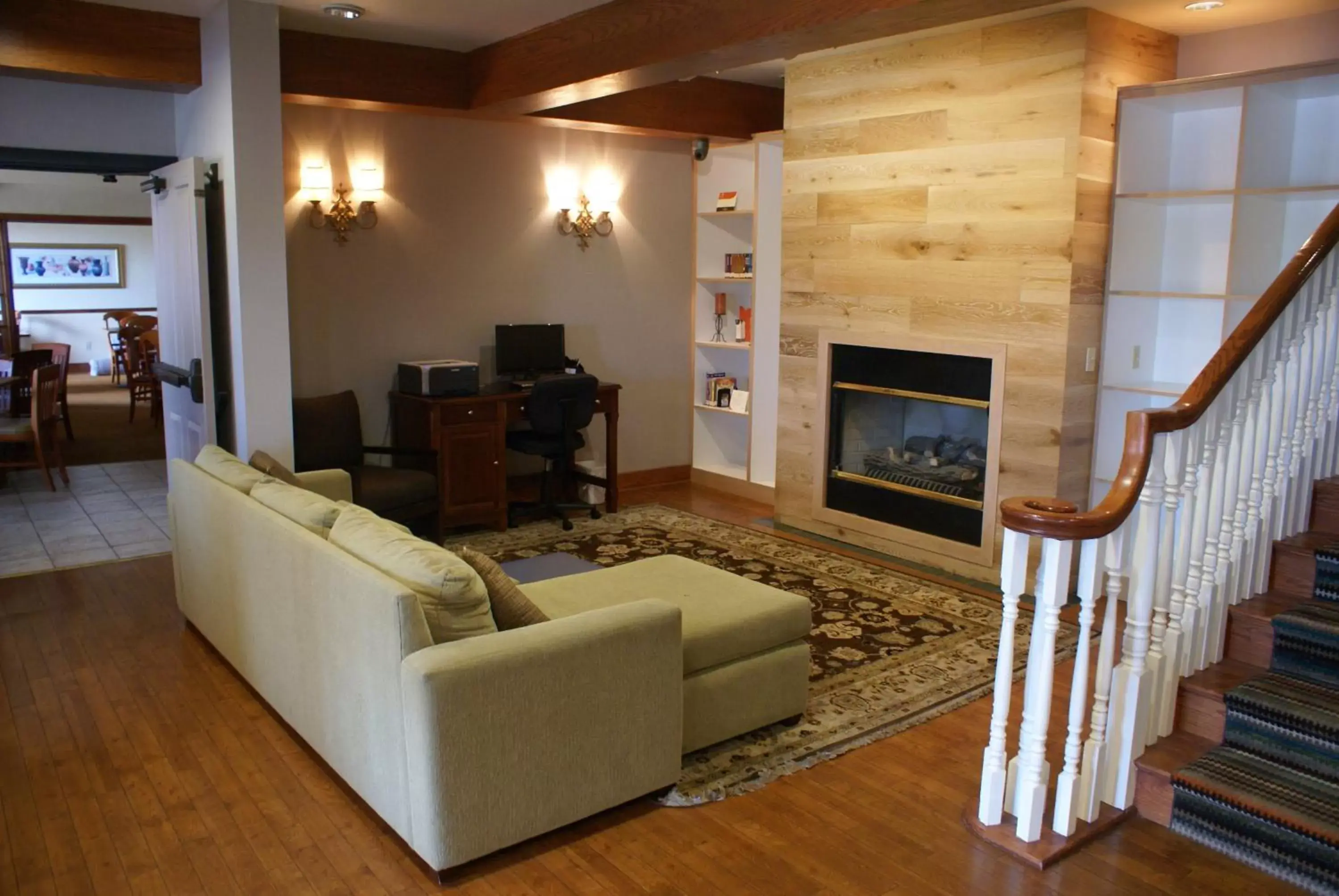 Lobby or reception, Seating Area in Country Inn & Suites by Radisson, Lansing, MI