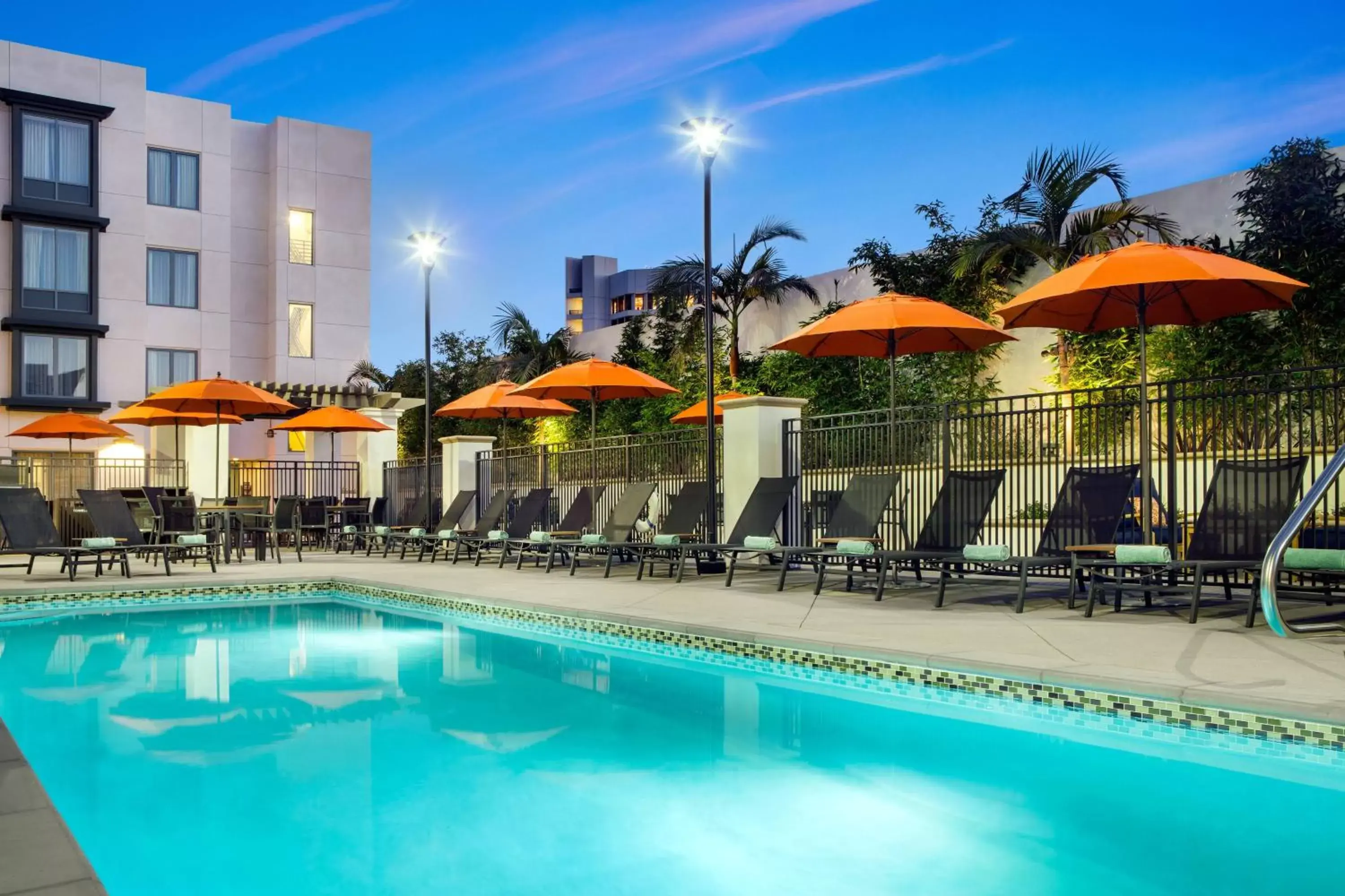 Swimming Pool in Residence Inn by Marriott Los Angeles Pasadena/Old Town