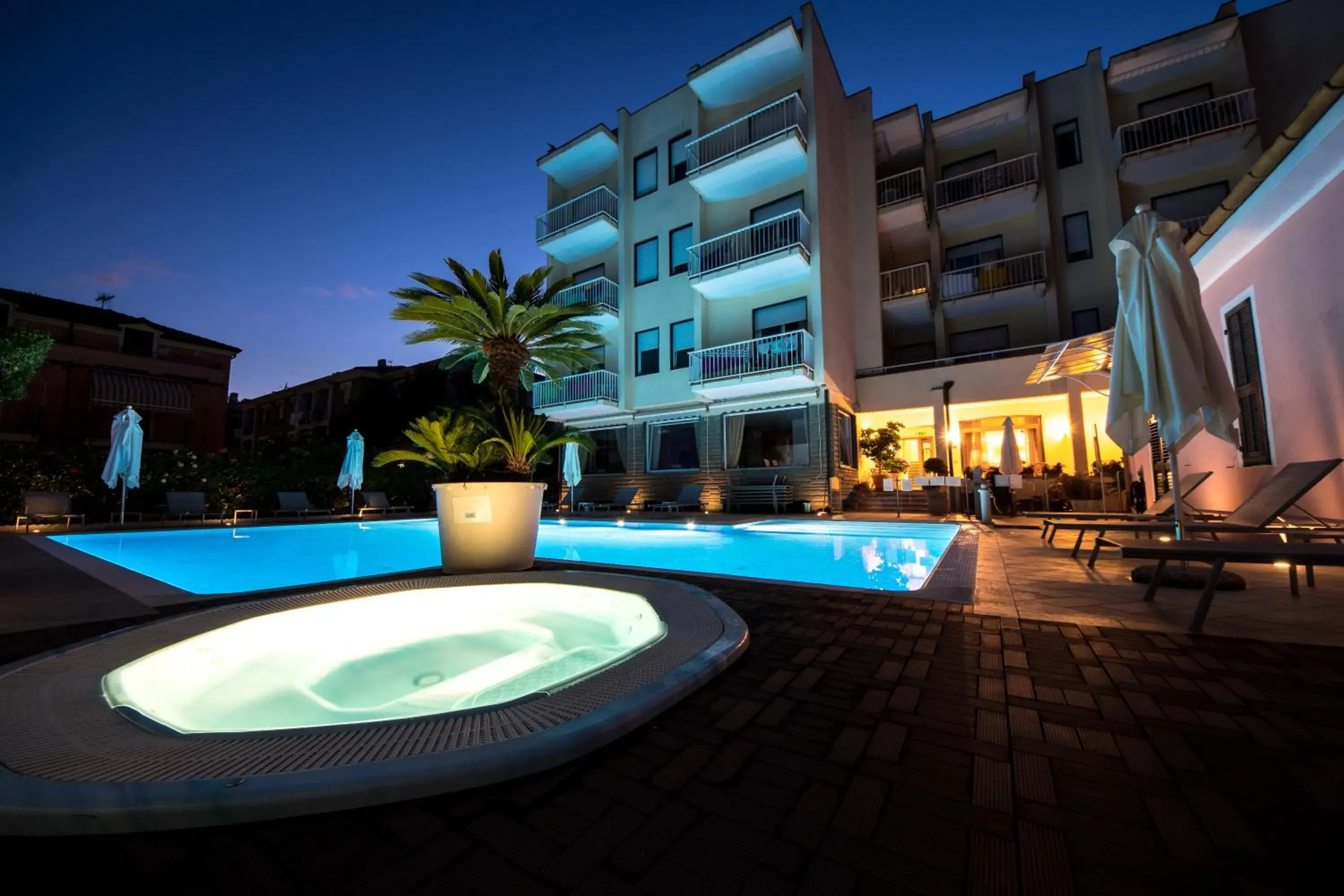 Night, Swimming Pool in Hotel Splendid